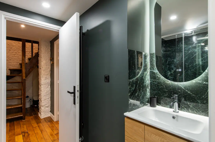 Rue Dulong – Apartment in Paris