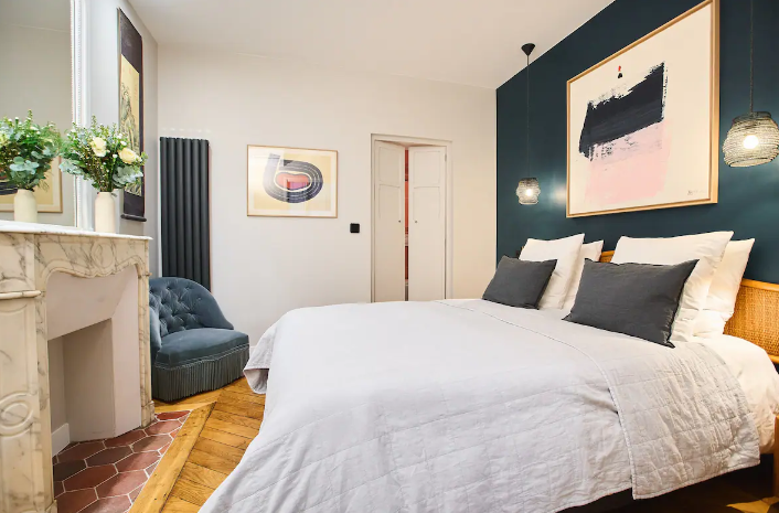 Rue Dulong – Apartment in Paris