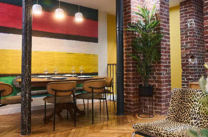 Rue Dulong – Apartment in Paris