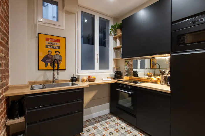 Rue Dulong – Apartment in Paris