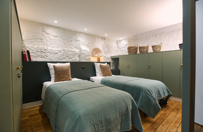 Rue Dulong – Apartment in Paris