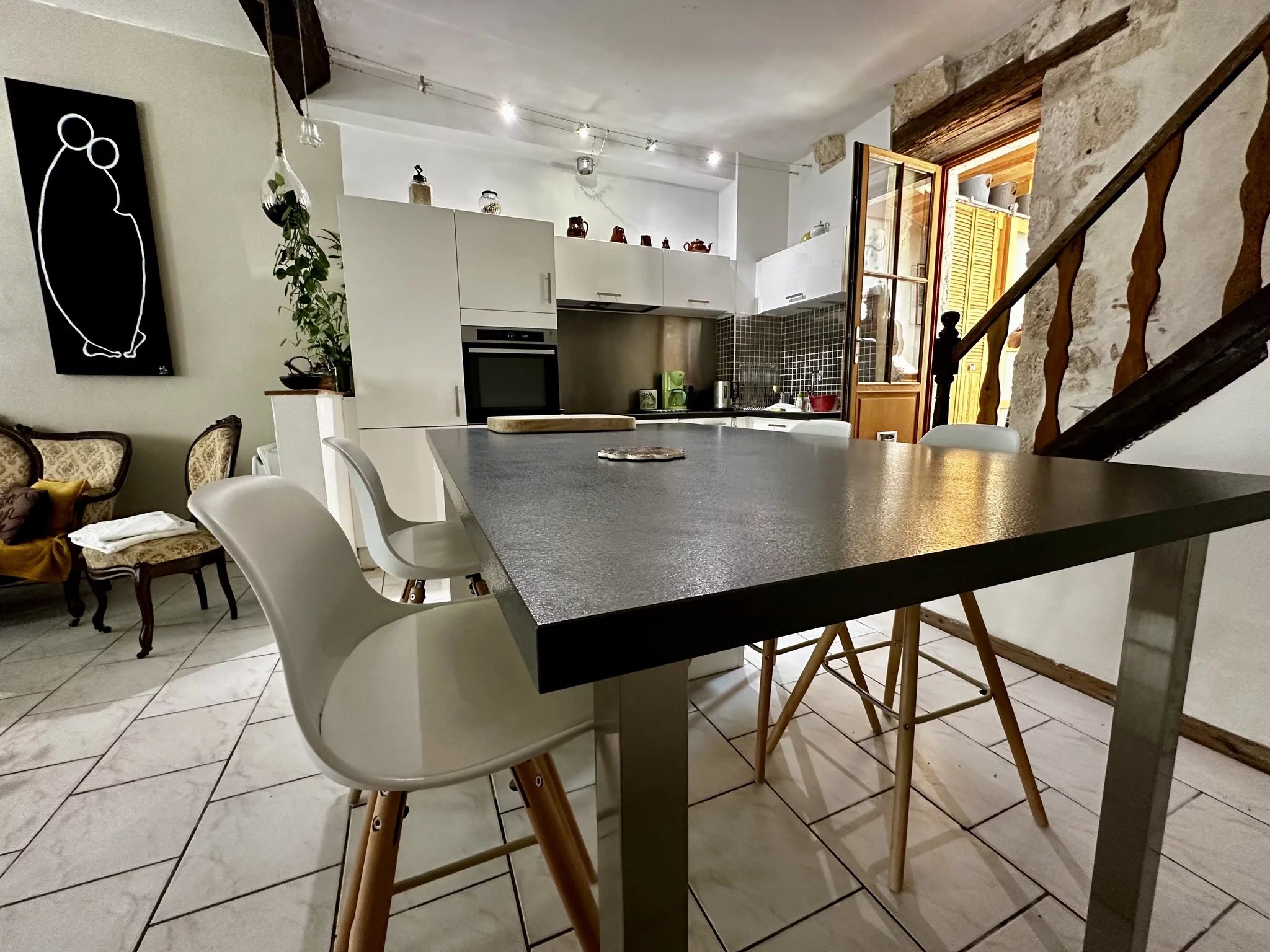 Charming 18th-Century Village House with Historic Details and Courtyard, Aquitaine – France – BVI77249