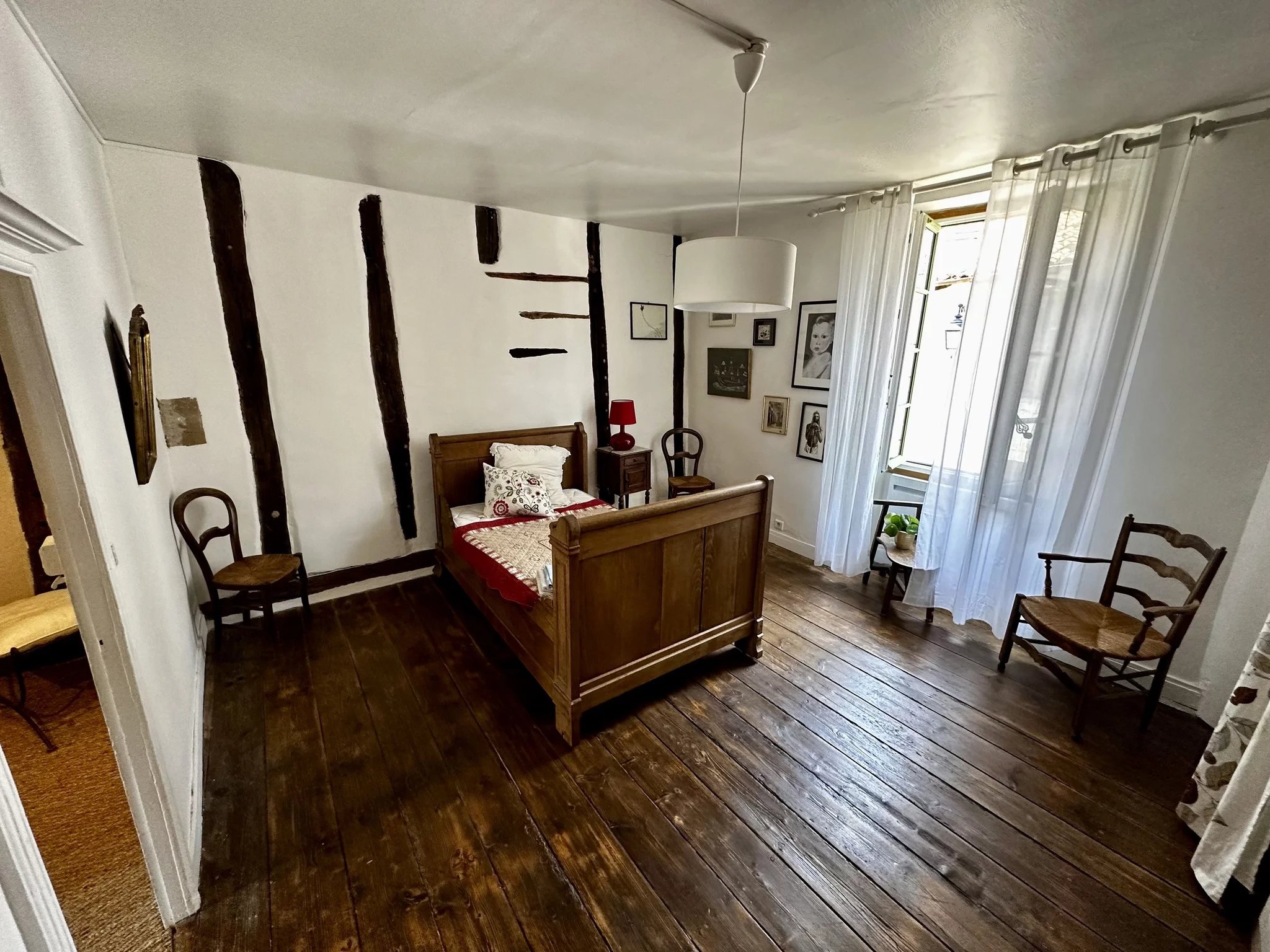 Charming 18th-Century Village House with Historic Details and Courtyard, Aquitaine – France – BVI77249