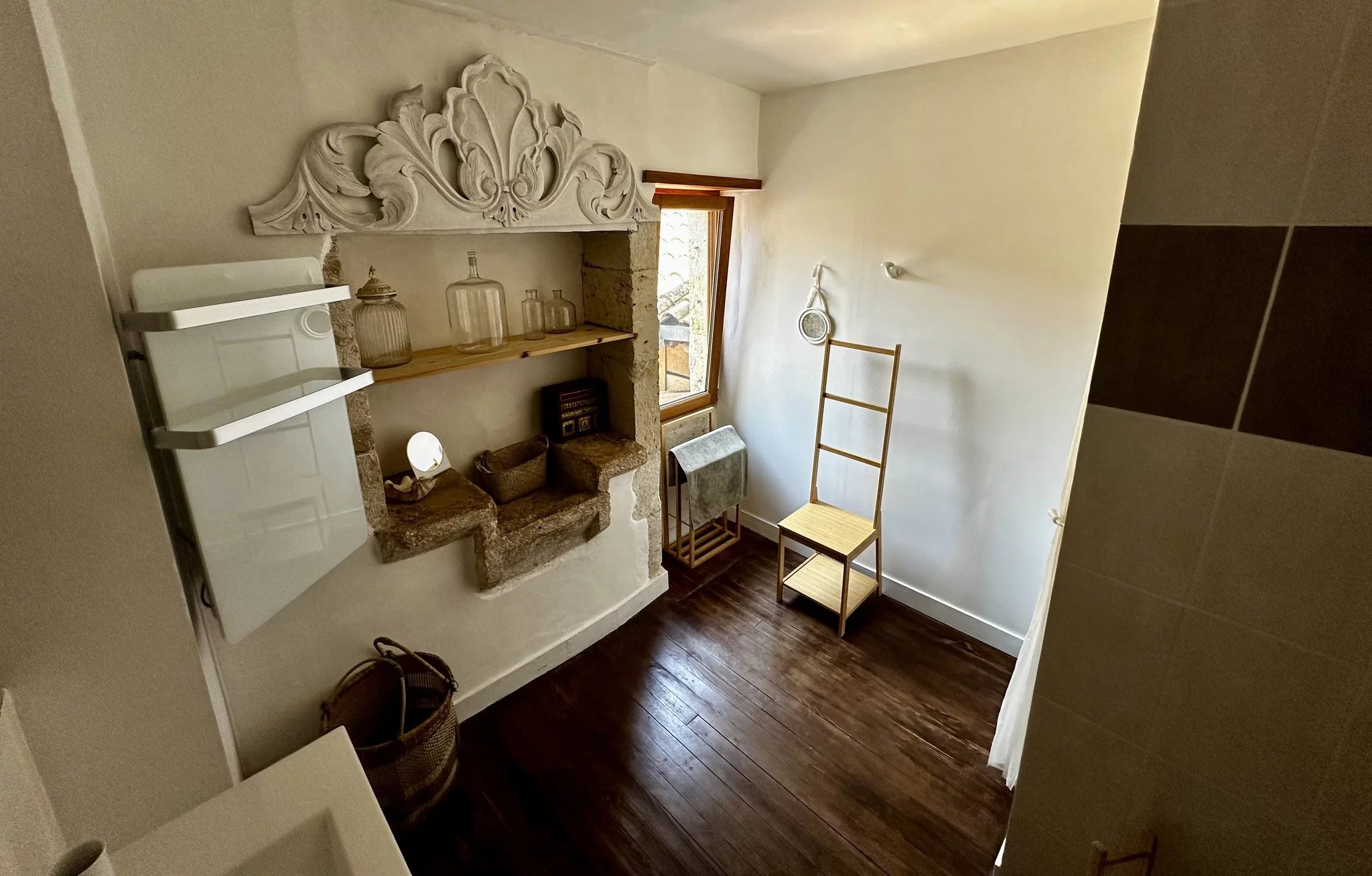 Charming 18th-Century Village House with Historic Details and Courtyard, Aquitaine – France – BVI77249