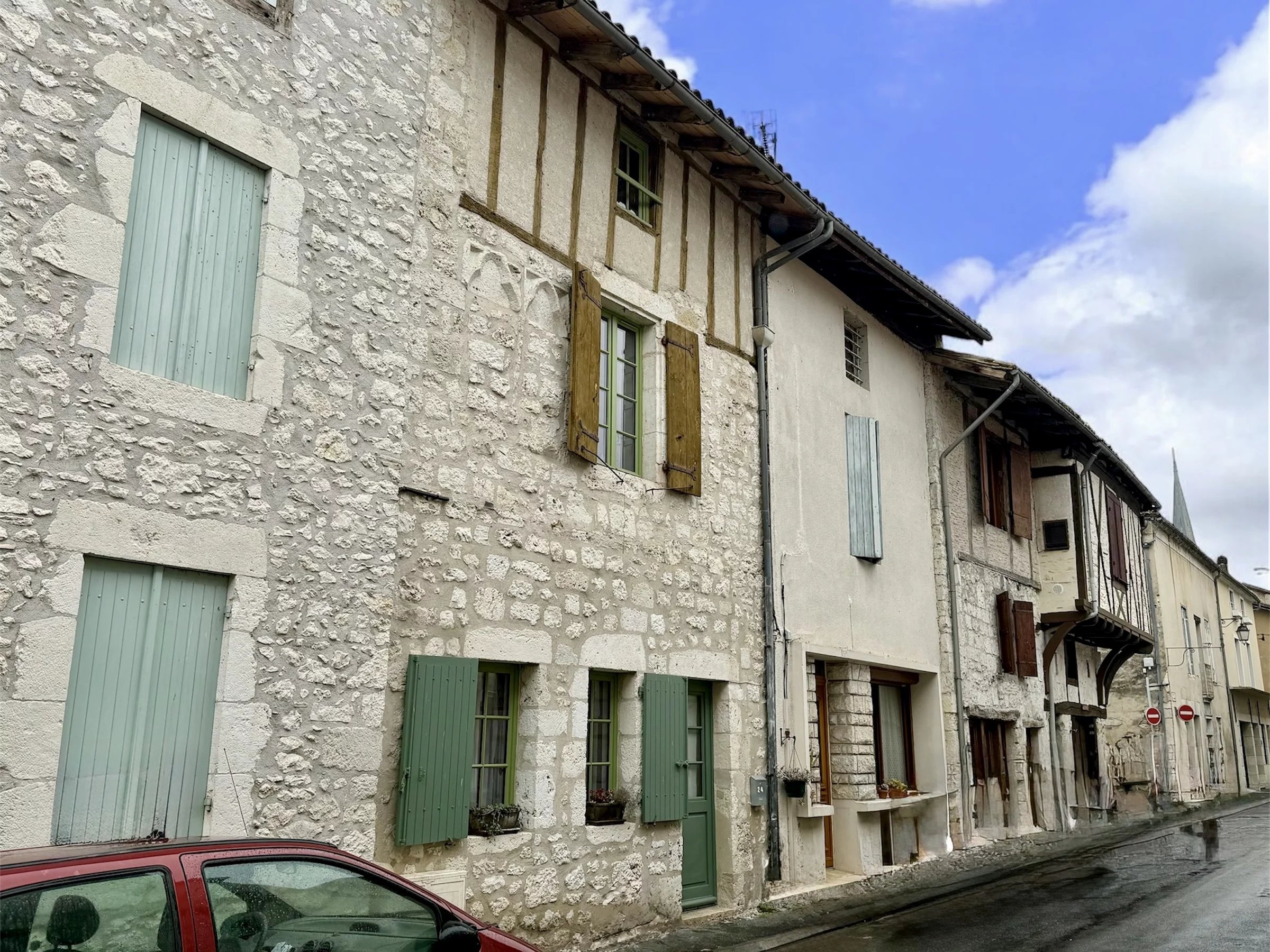 Charming 18th-Century Village House with Historic Details and Courtyard, Aquitaine – France – BVI77249