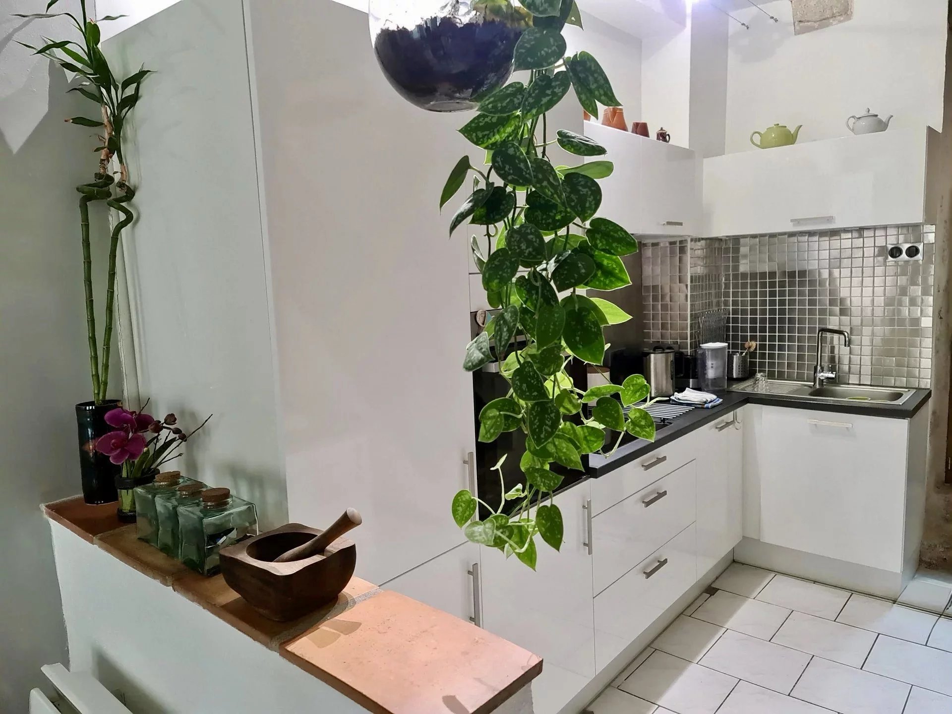 Charming 18th-Century Village House with Historic Details and Courtyard, Aquitaine – France – BVI77249