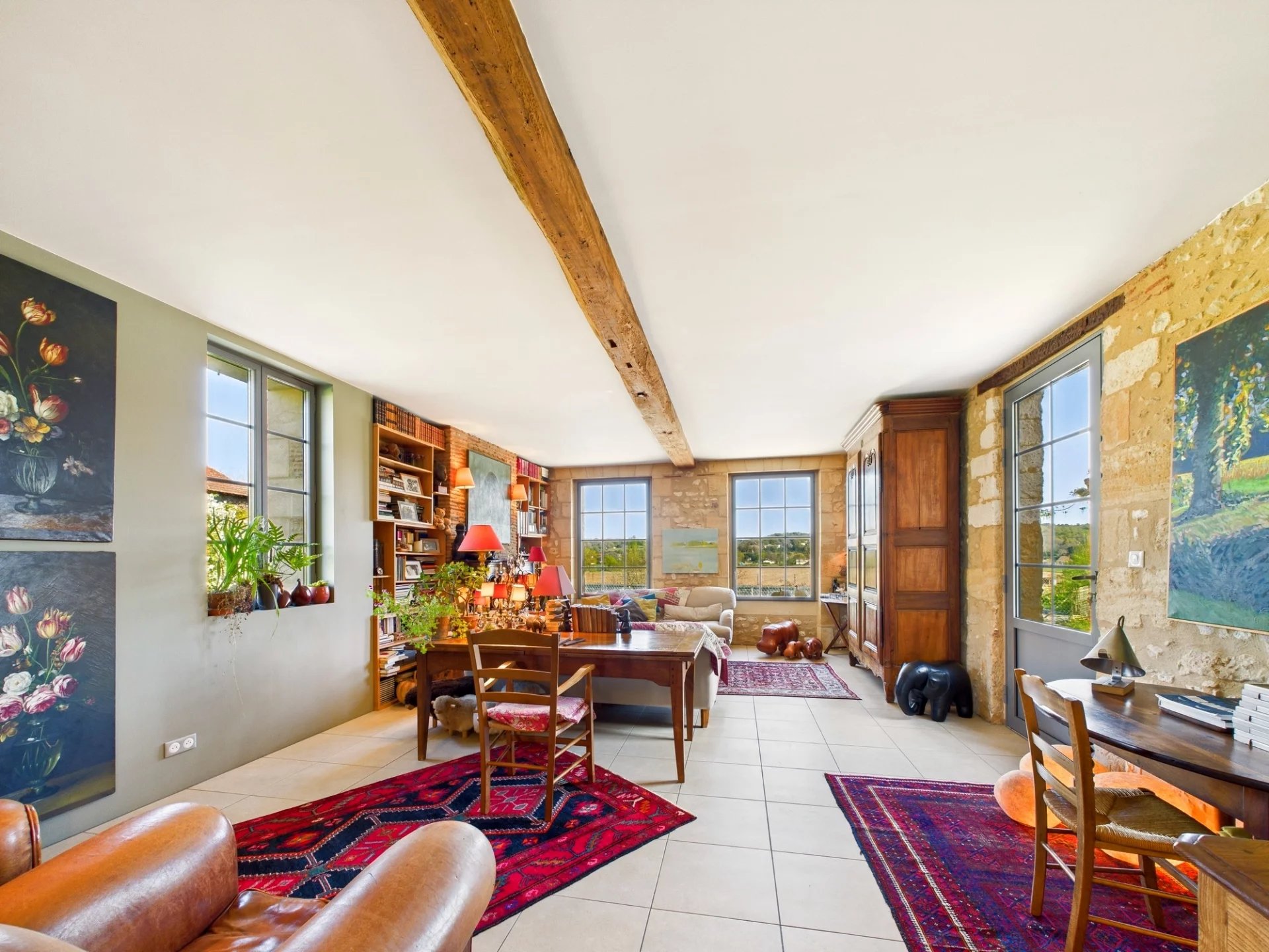 Discover this 18th century bourgeois house, Aquitaine – France – BVI75357