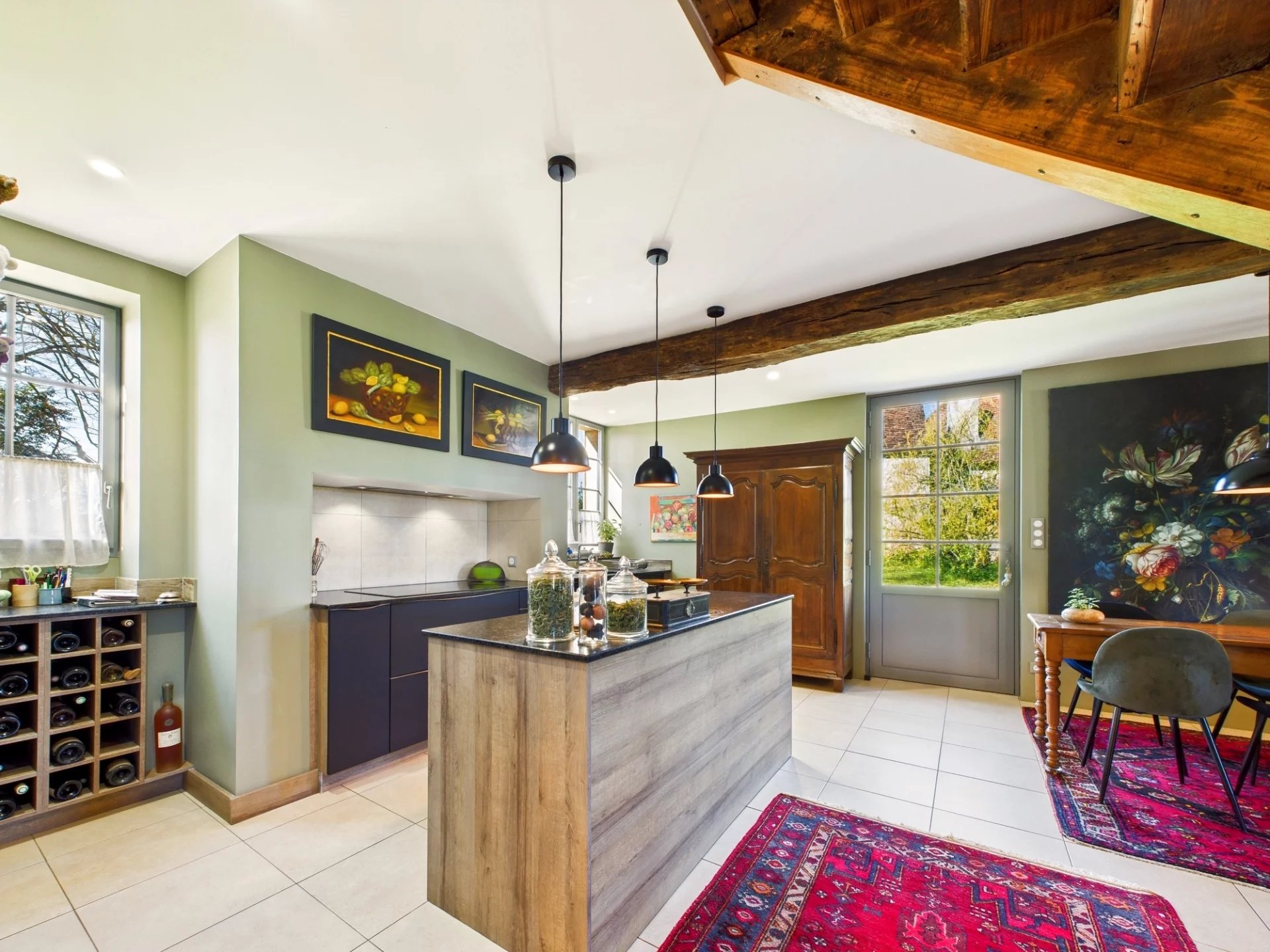 Discover this 18th century bourgeois house, Aquitaine – France – BVI75357