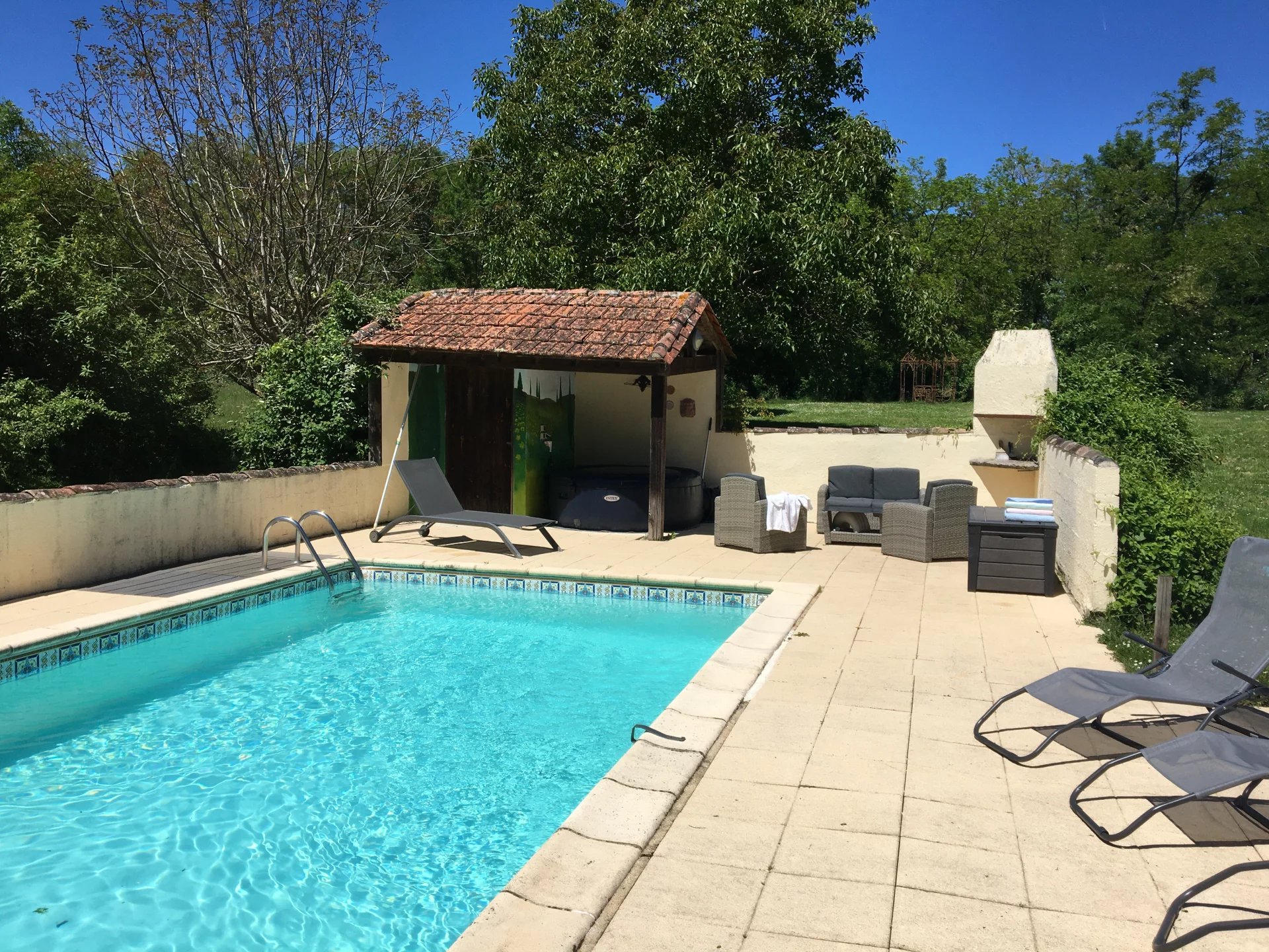 Lovely stone house, 2 guest houses and swimming pool, Aquitaine – France – BVI77115
