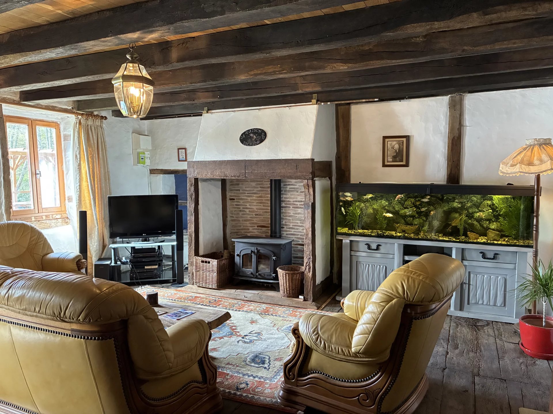 Character farmhouse, mill and lake of 3.8 hectares, Poitou-Charentes – France – BVI77922