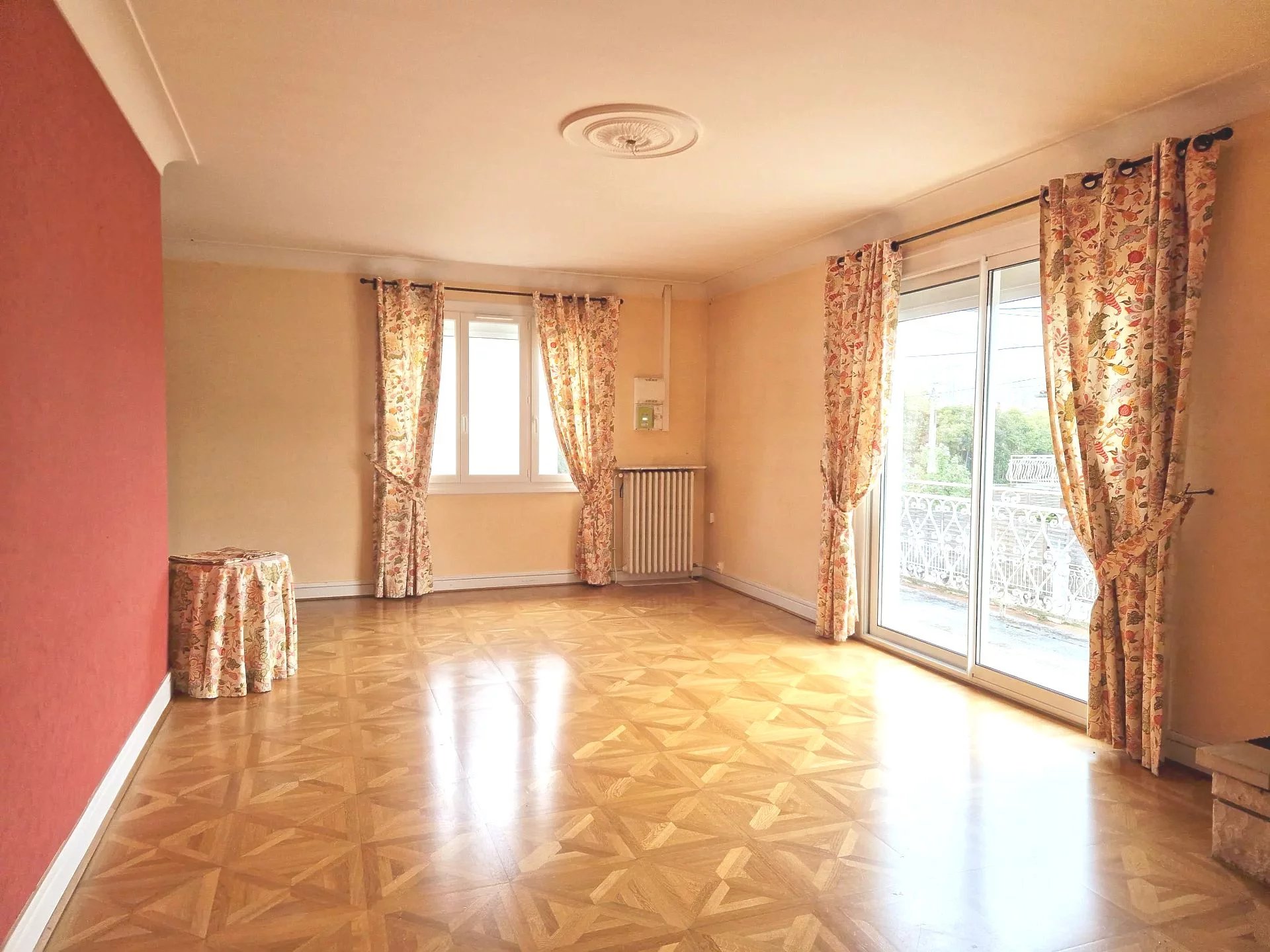 Pleasant town house with business premises, Midi-Pyrénées – France – BVI74733