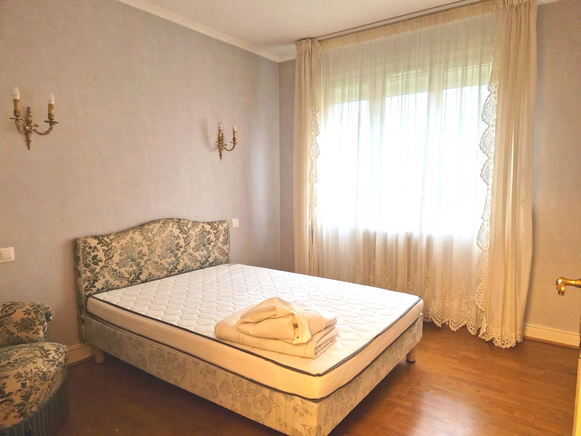 Pleasant town house with business premises, Midi-Pyrénées – France – BVI74733