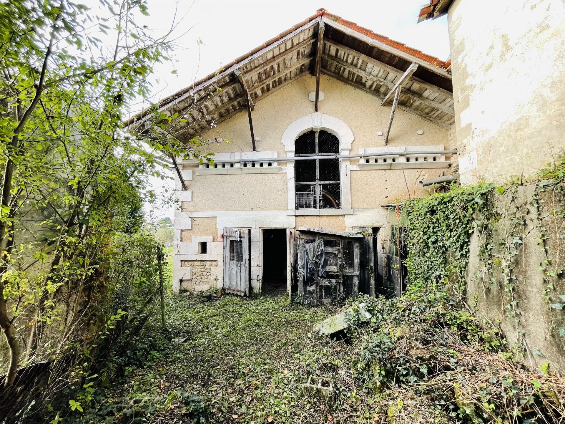 Charentaise farmhouse, Poitou-Charentes – France – BVI77471