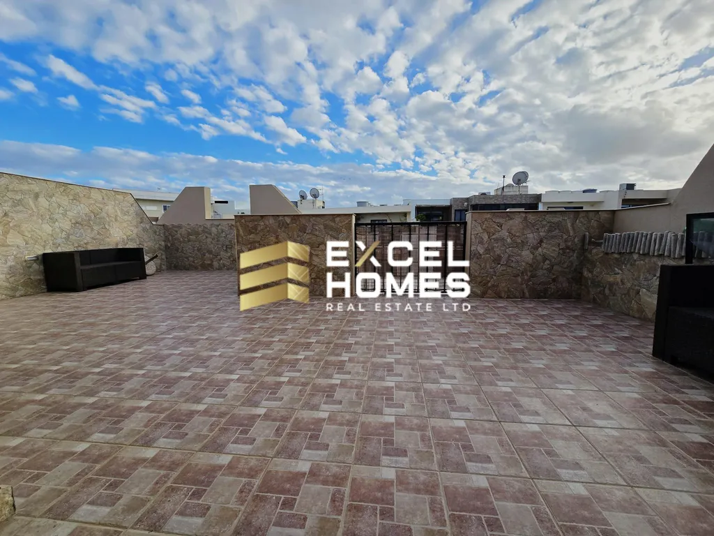 2 bedroom Penthouse in St Pauls Bay, Malta – 62505