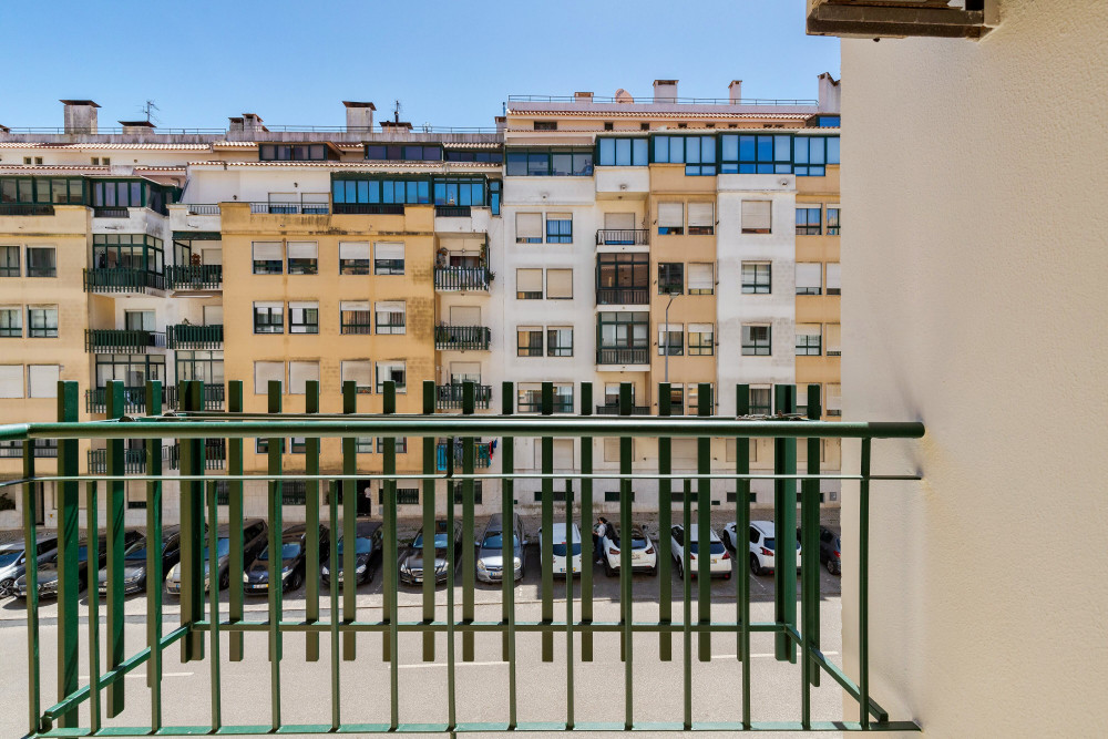 Spacious property with good sun exposure