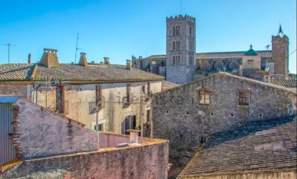 THE BLUE HOUSE OF THE COSTA BRAVA Arlet