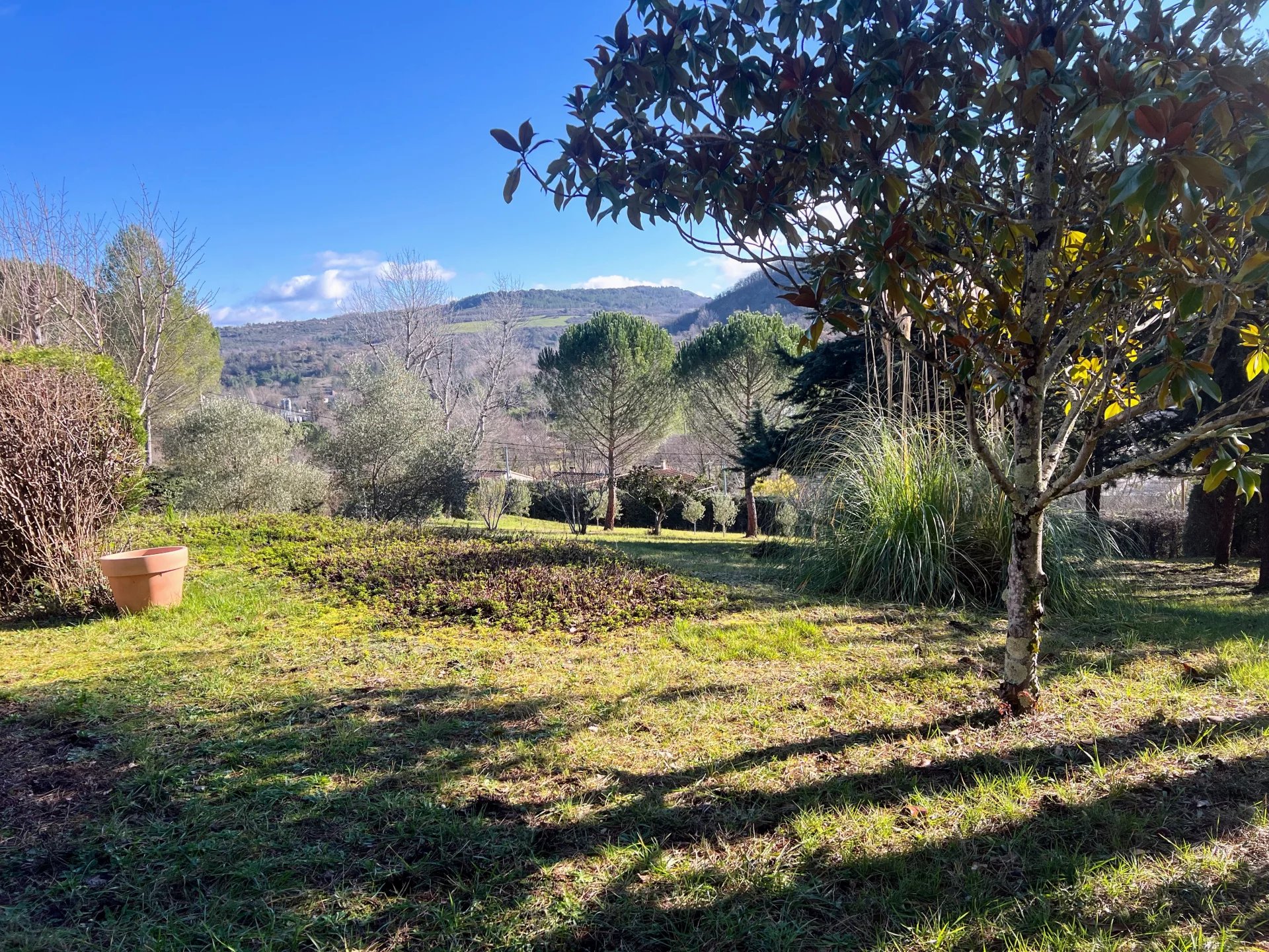 Attractive 5 bedroomed Detached Property with Pool, Views and Garage, Languedoc-Roussillon – France – BVI78954