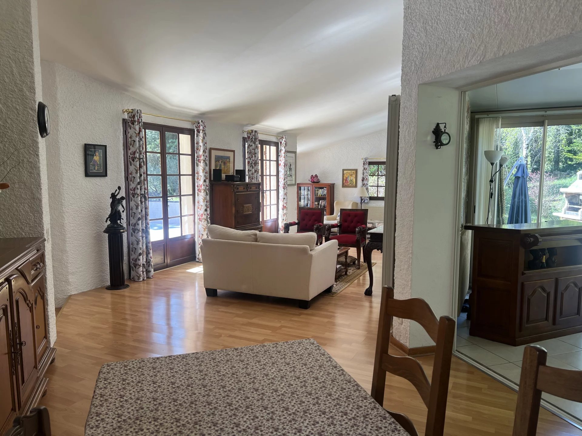 Attractive 5 bedroomed Detached Property with Pool, Views and Garage, Languedoc-Roussillon – France – BVI78954