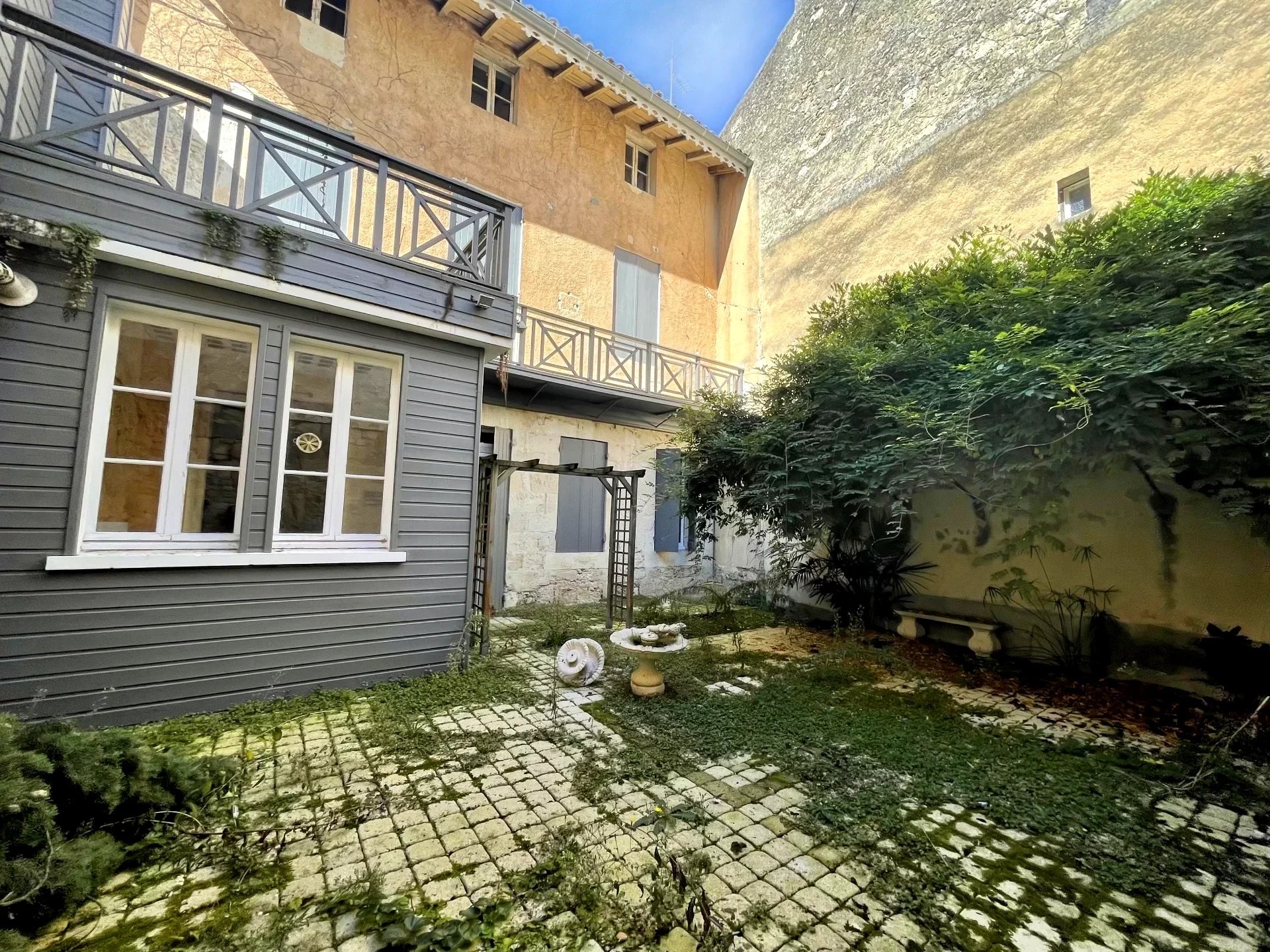 Master house in the heart of Nérac, Aquitaine – France – BVI77493