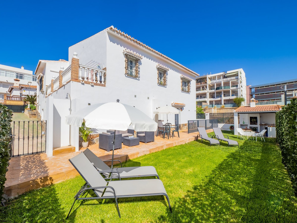 Cubo’s Hostal William’s Sunny 3 with Breakfast