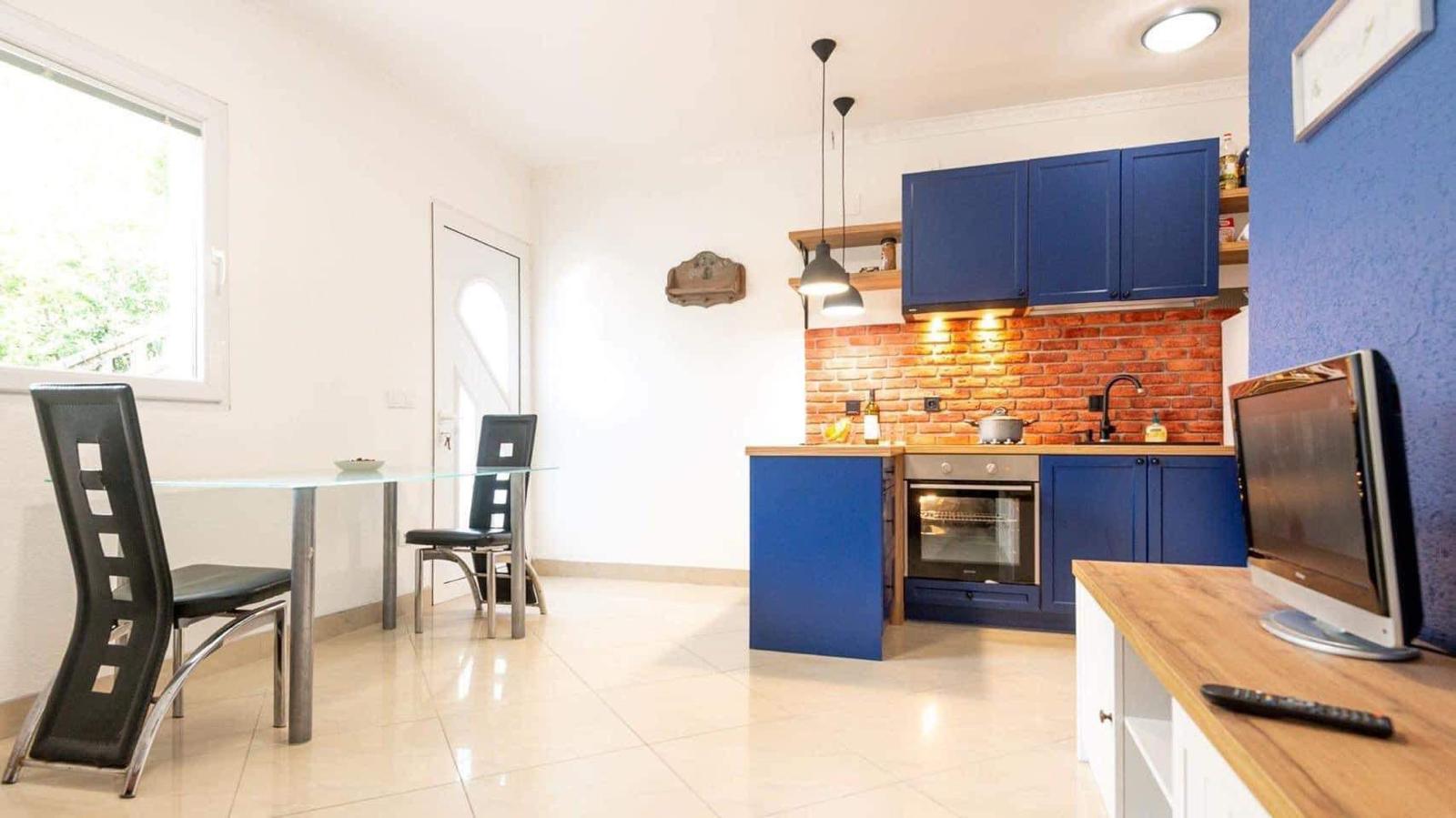 1 bedroom Apartment in Lepetane, Montenegro – CMM52721