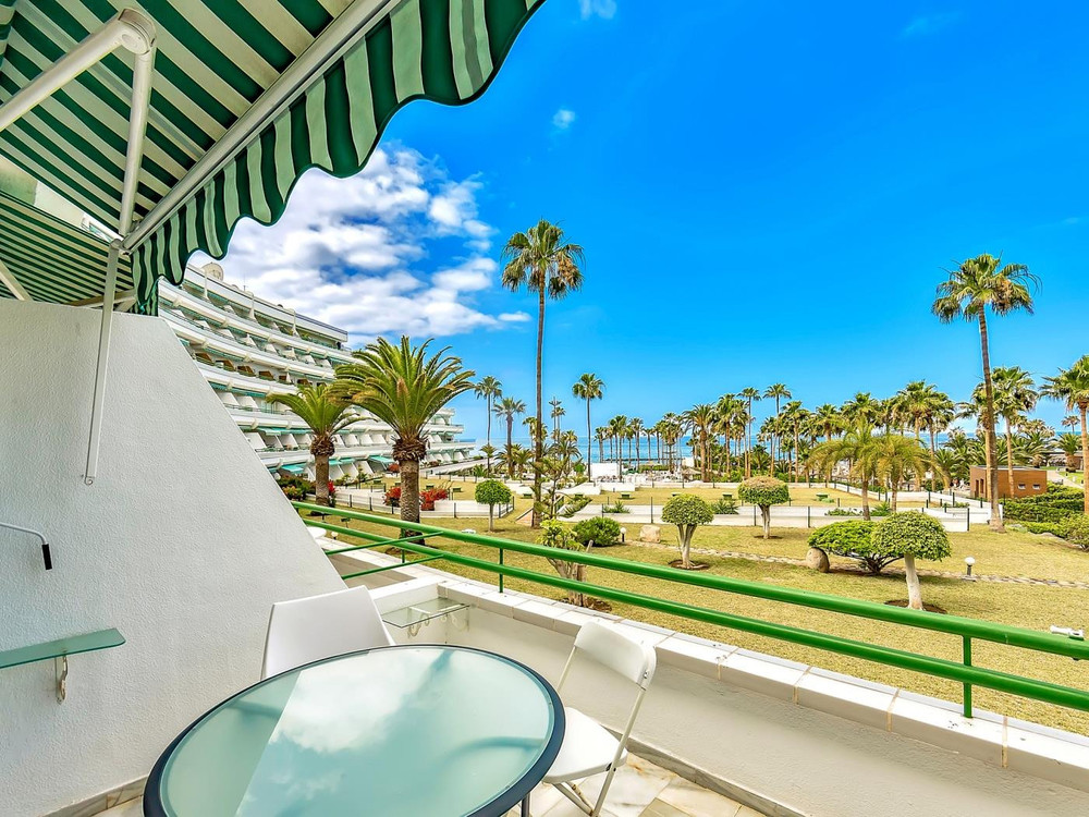 Luxury apartment with ocean view