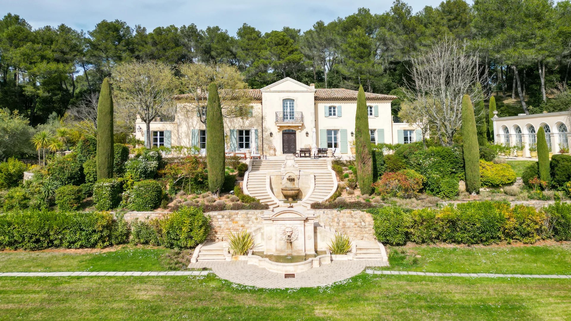 Luxury property at Les Pinchinats – Aix-en-Provence, Provence-Alpes-Côte d’Azur – France – BVI78155