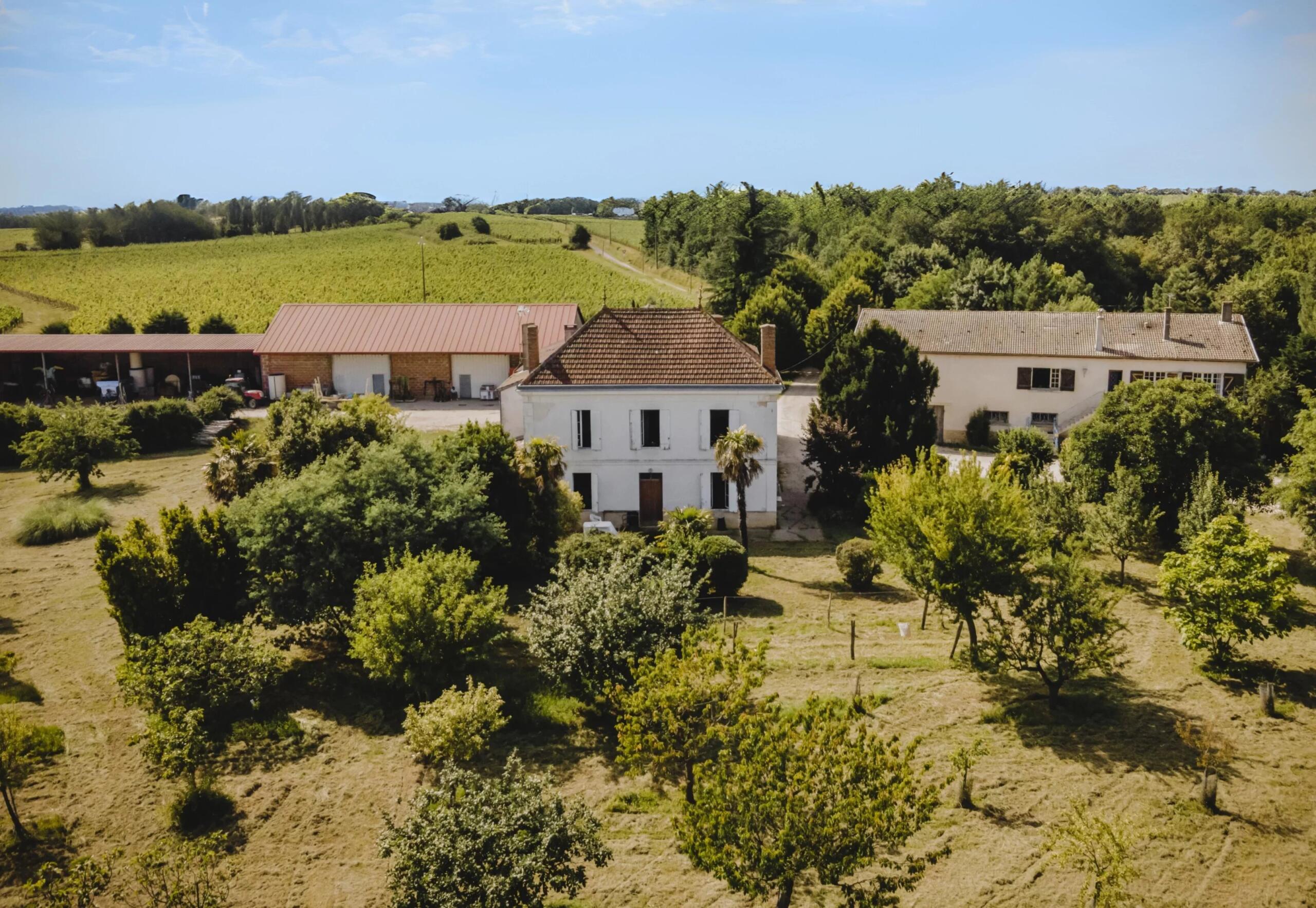 Charming Estate 45 Minutes from Bordeaux with Multiple Dwellings and Endless Potential, Aquitaine – France – BVI79288