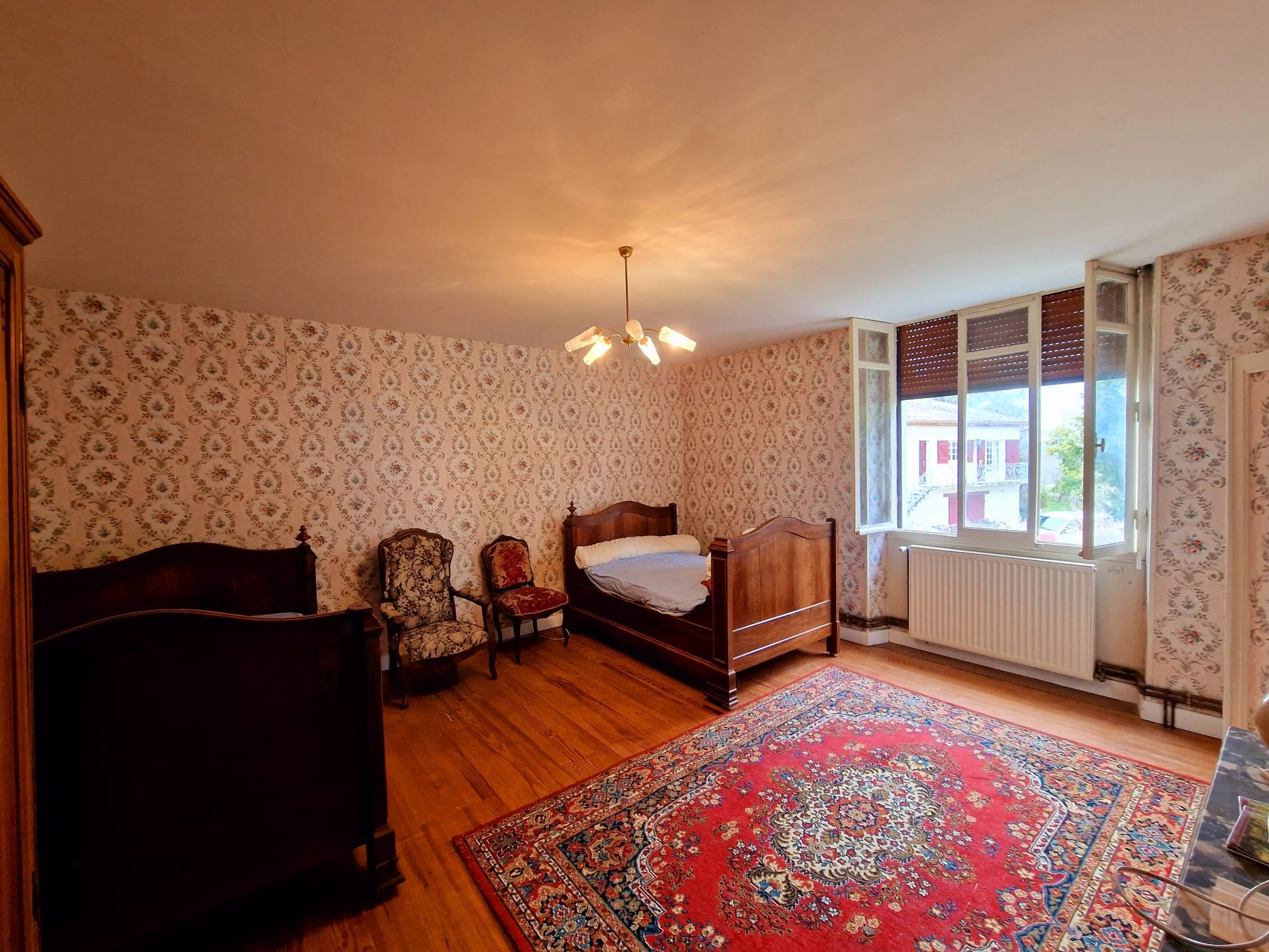 Charming Estate 45 Minutes from Bordeaux with Multiple Dwellings and Endless Potential, Aquitaine – France – BVI79288