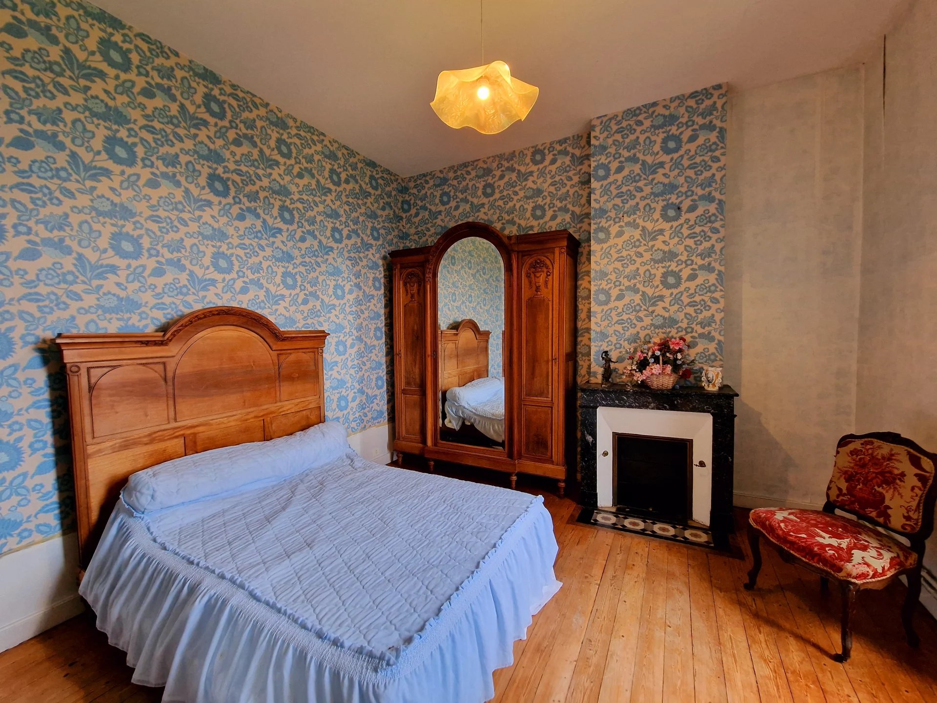 Charming Estate 45 Minutes from Bordeaux with Multiple Dwellings and Endless Potential, Aquitaine – France – BVI79288