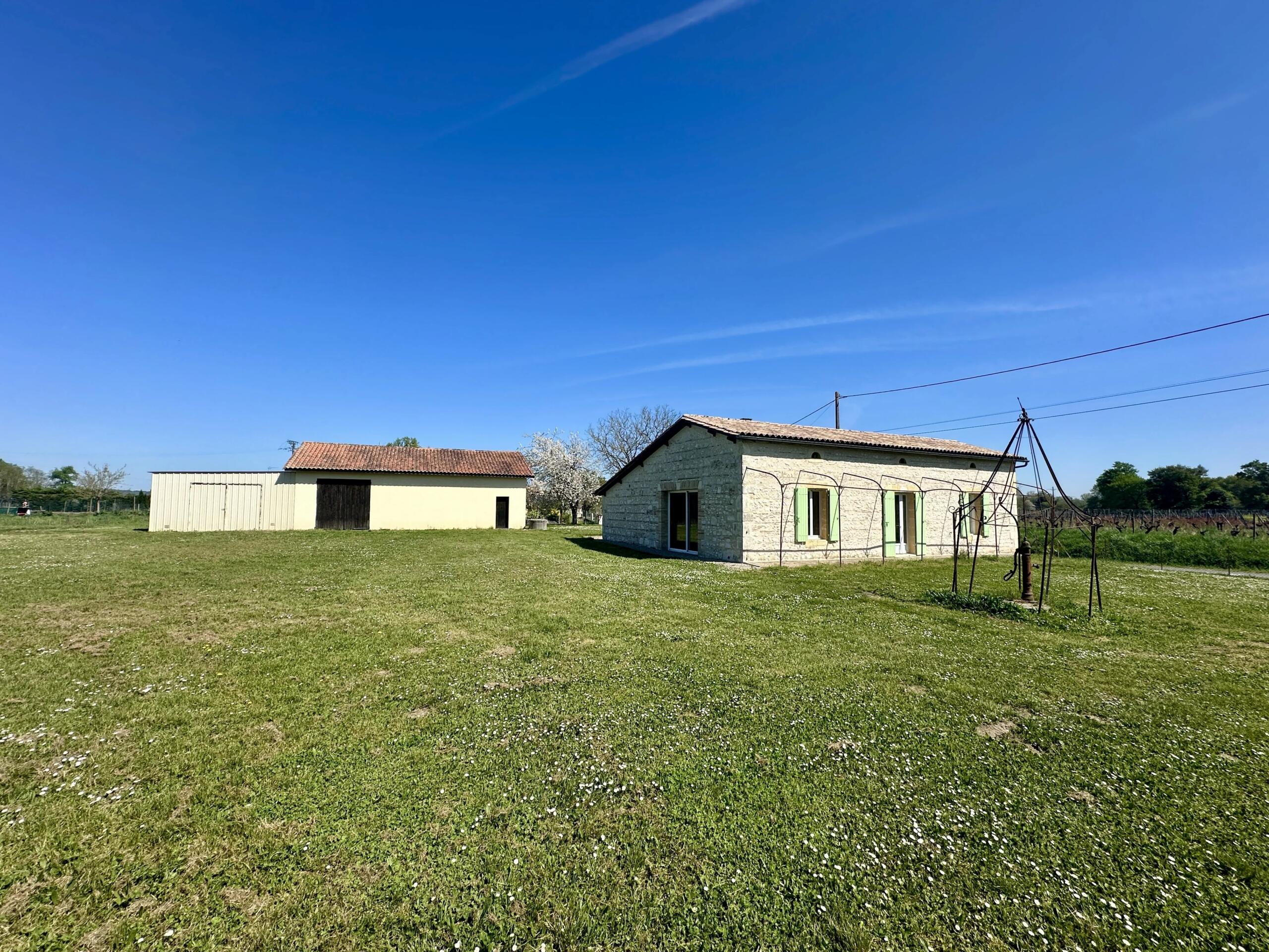 Recently renovated stone village house with barn and garage, Aquitaine – France – BVI80090