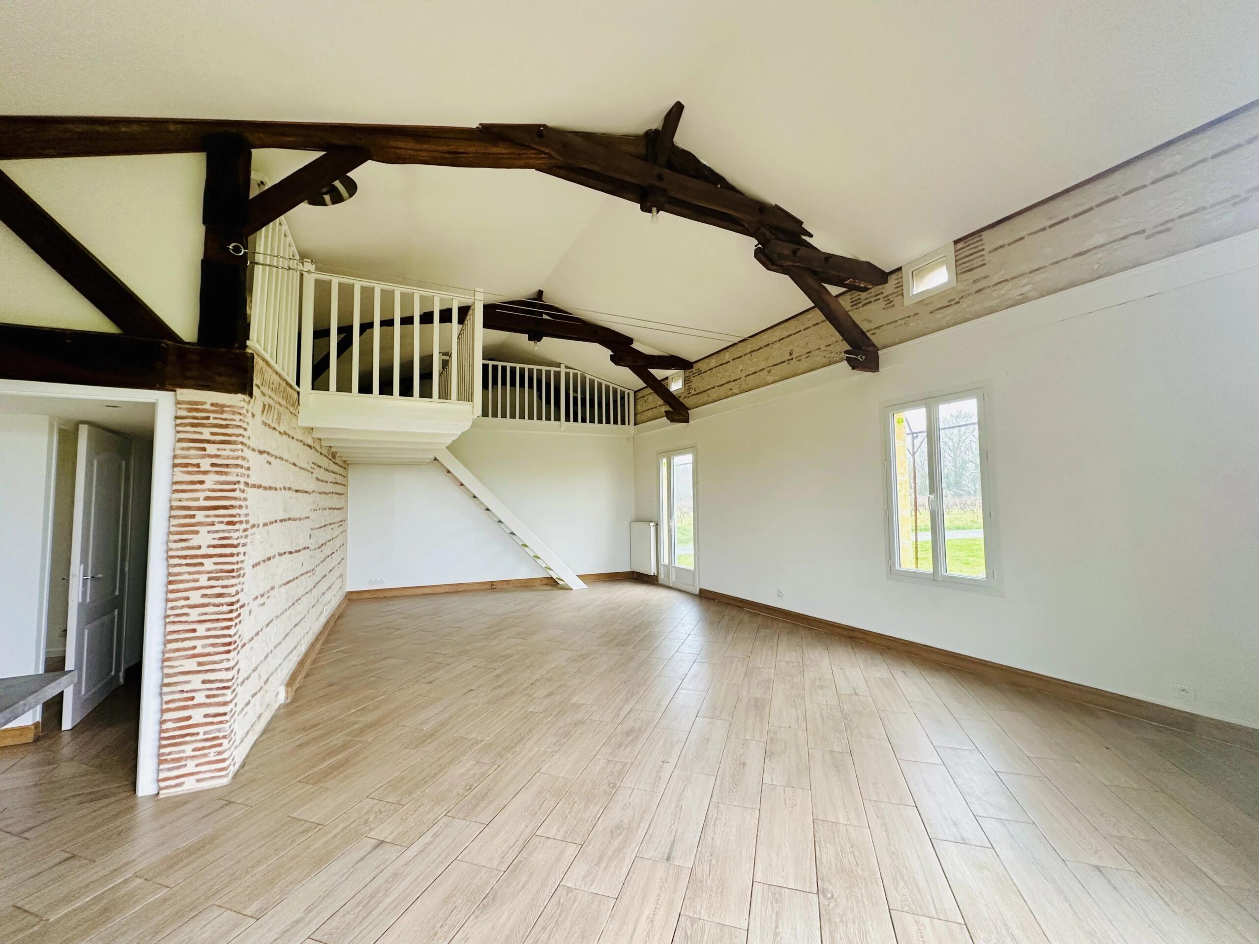 Recently renovated stone village house with barn and garage, Aquitaine – France – BVI80090