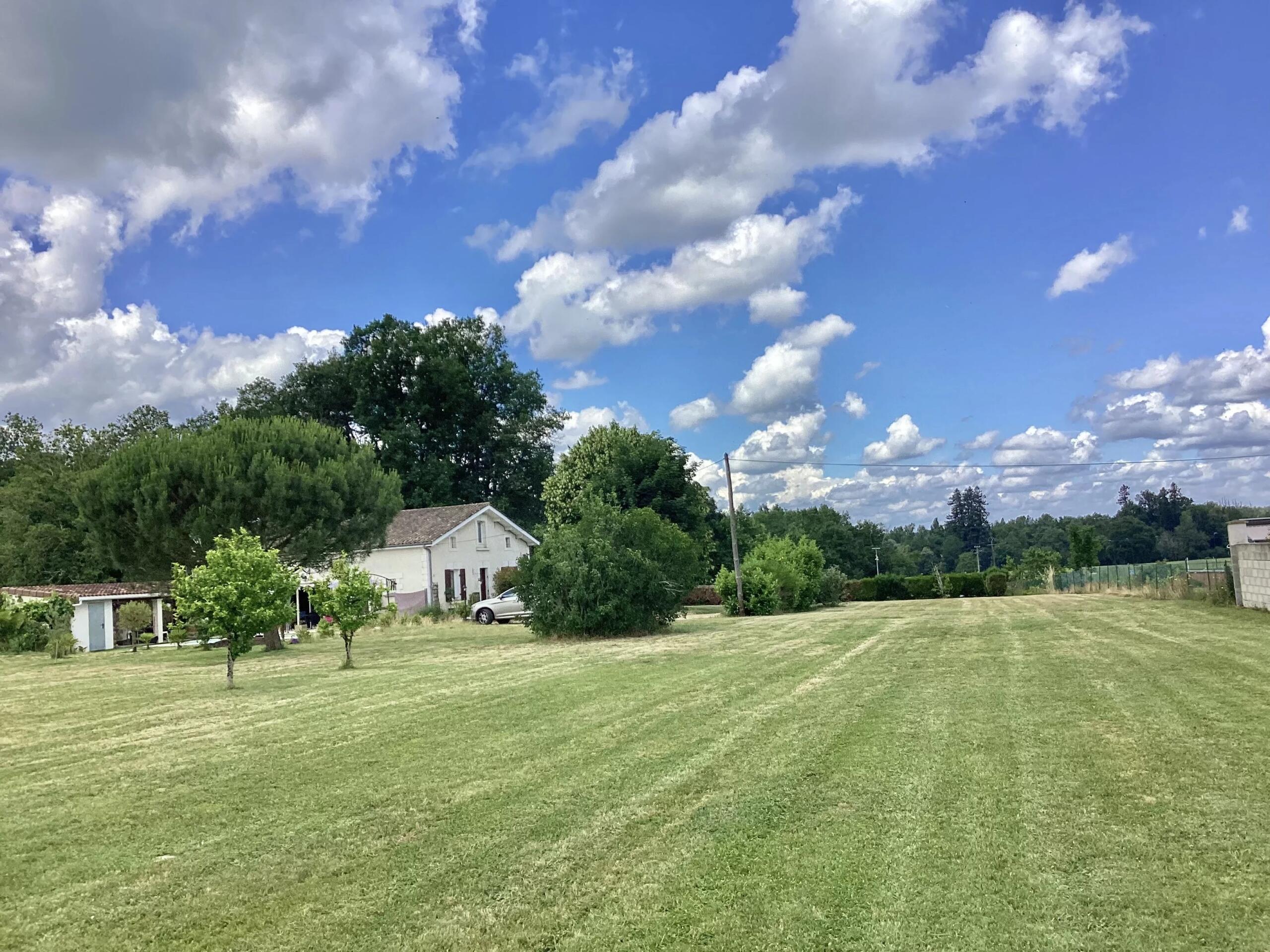 Charming 180 m² House near Montpon-Ménestérol, Aquitaine – France – BVI80063