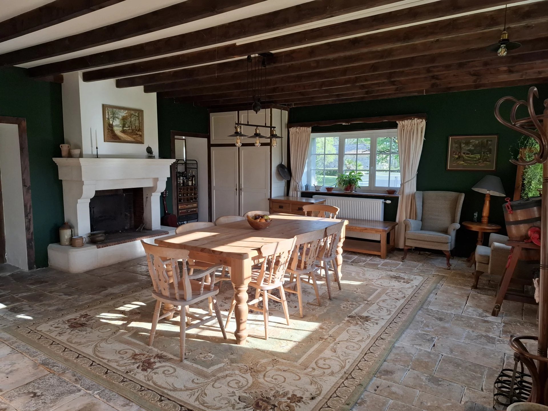 Bright and Spacious 5-Bedroom Family Home with Guest House, Poitou-Charentes – France – BVI80394