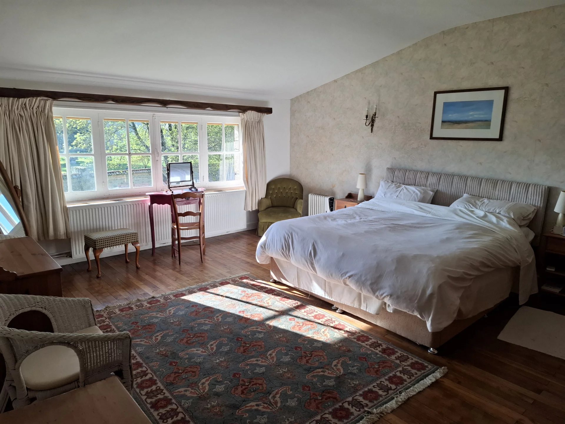 Bright and Spacious 5-Bedroom Family Home with Guest House, Poitou-Charentes – France – BVI80394