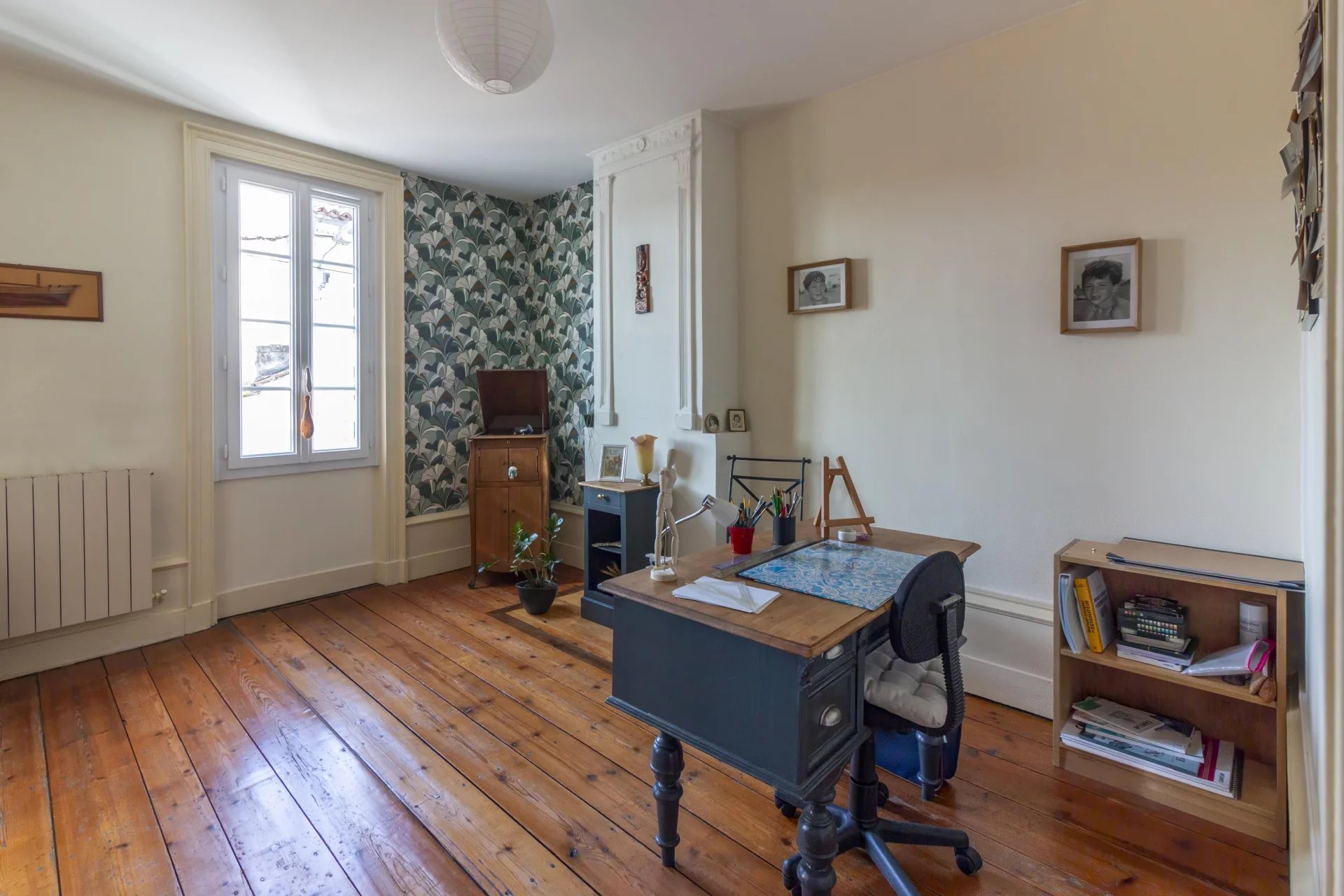 Spacious and elegant townhouse with private walled garden, Poitou-Charentes – France – BVI80057