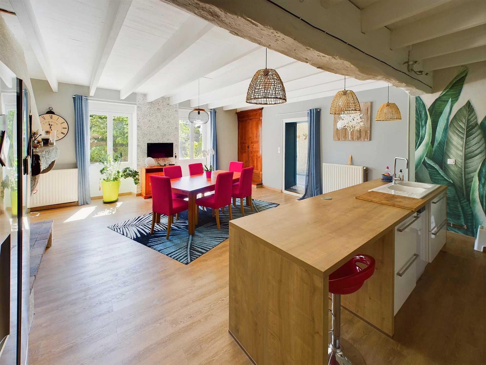 Between Mansle and Tusson, stone house offering spacious accommodation, Aquitaine – France – BVI76177