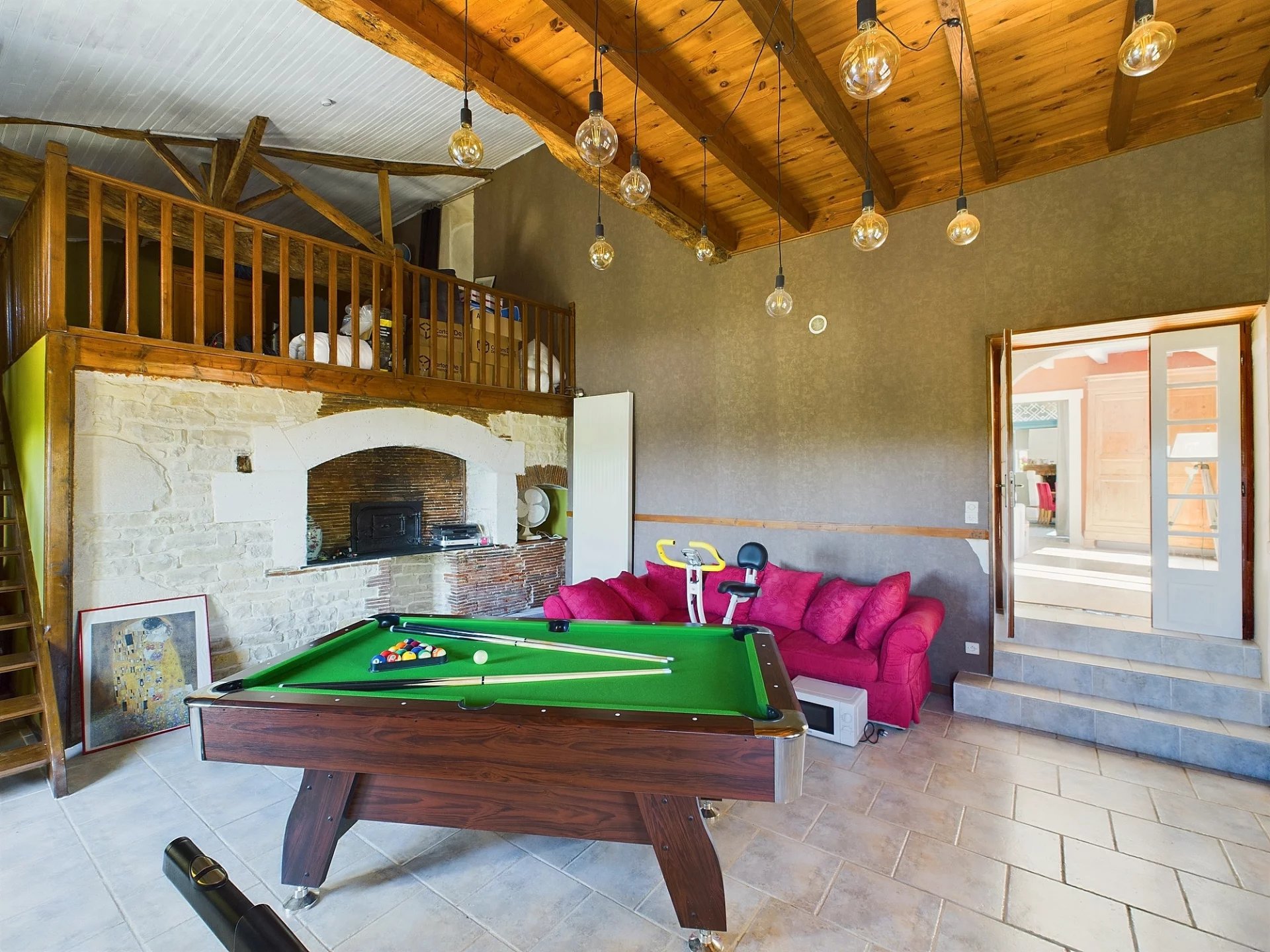 Between Mansle and Tusson, stone house offering spacious accommodation, Aquitaine – France – BVI76177