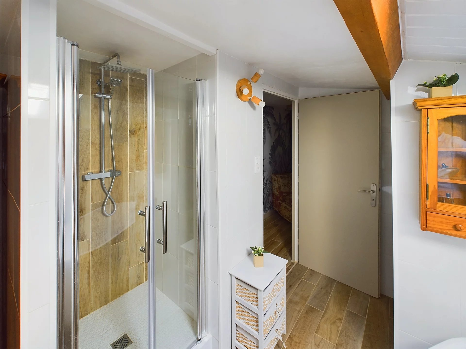 Between Mansle and Tusson, stone house offering spacious accommodation, Aquitaine – France – BVI76177