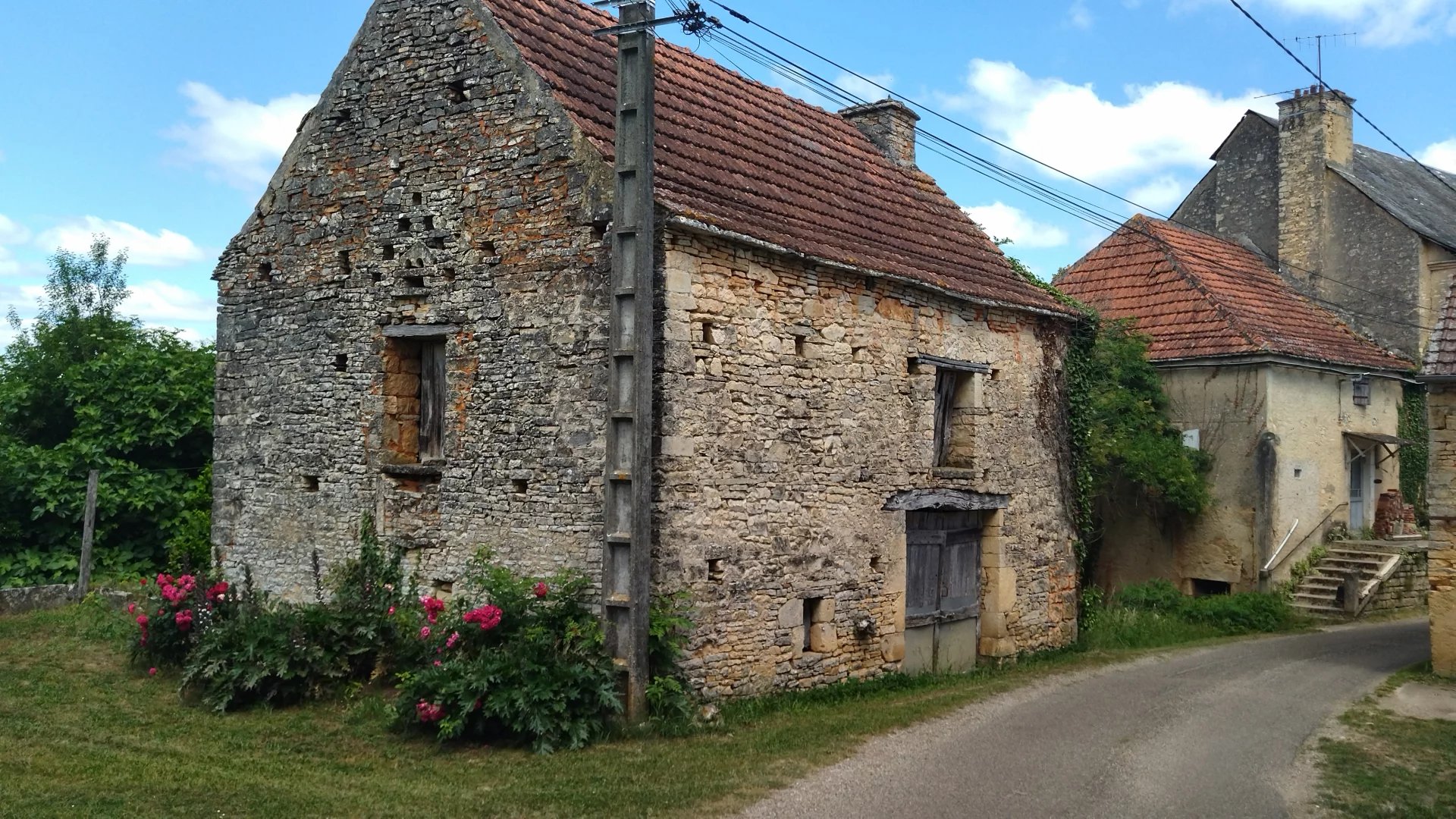Perfectly placed property in need of renovation, Midi-Pyrénées – France – BVI65216