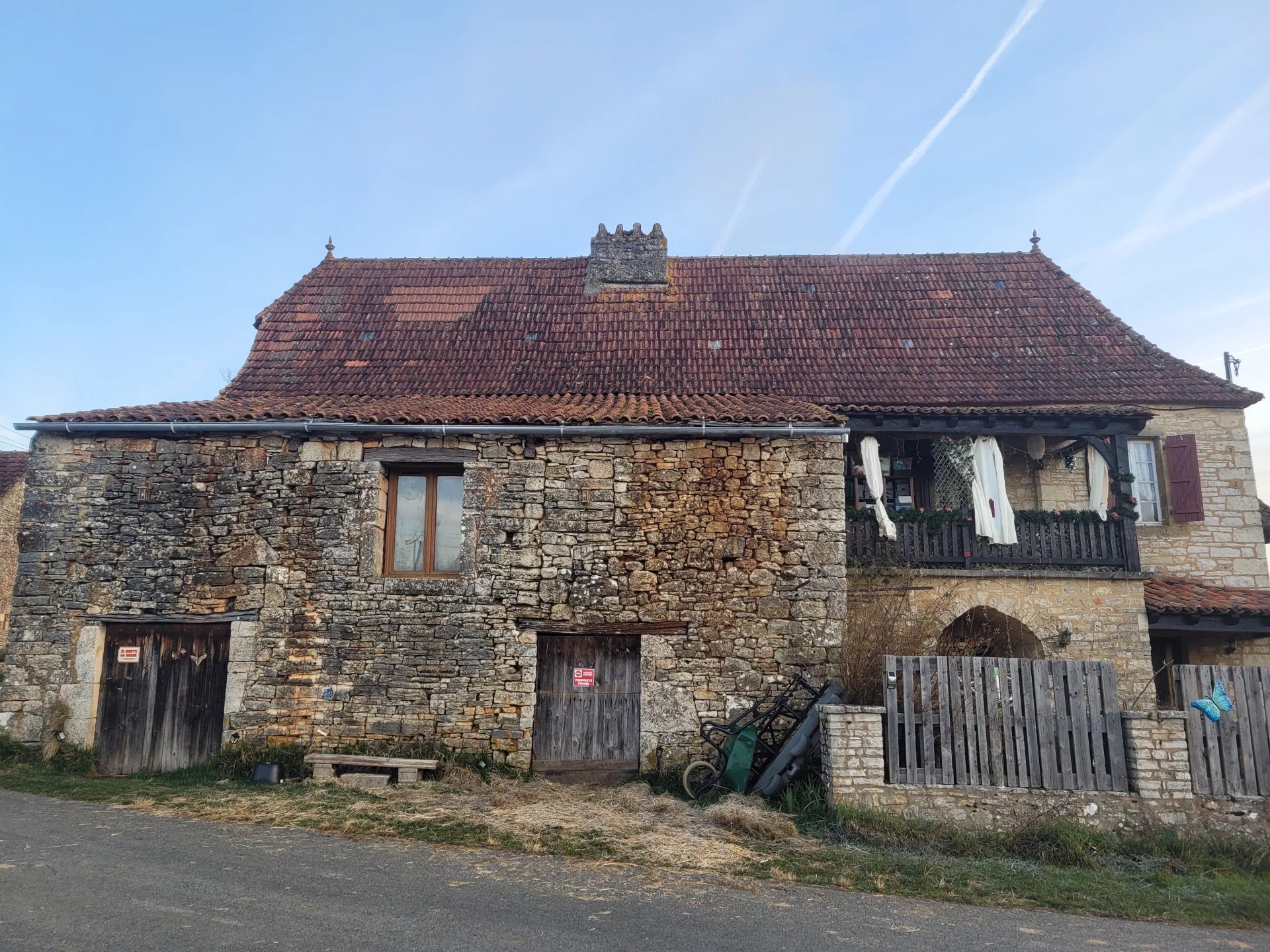 Périgourdine Stone House with Endless Potential, Aquitaine – France – BVI80167
