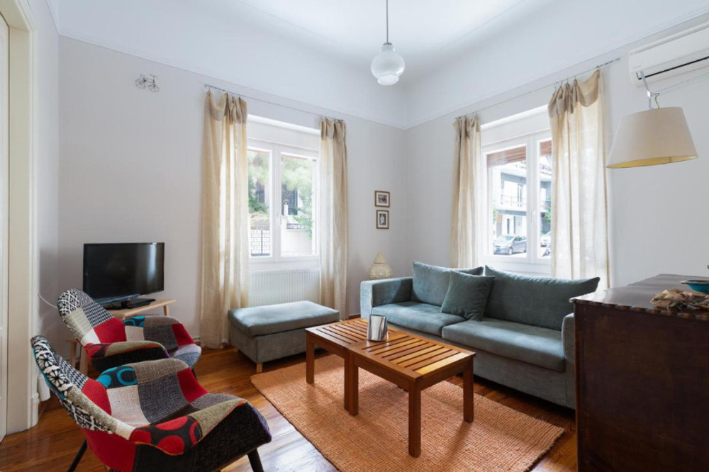 Sunny flat in the centre of Athens