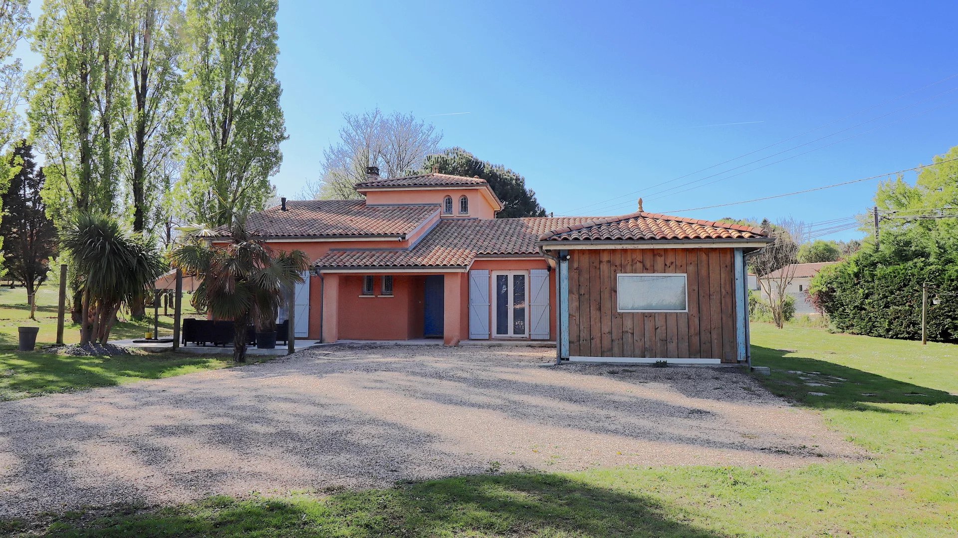 Beautiful 4-bedroom house in calm location!, Poitou-Charentes – France – BVI80260