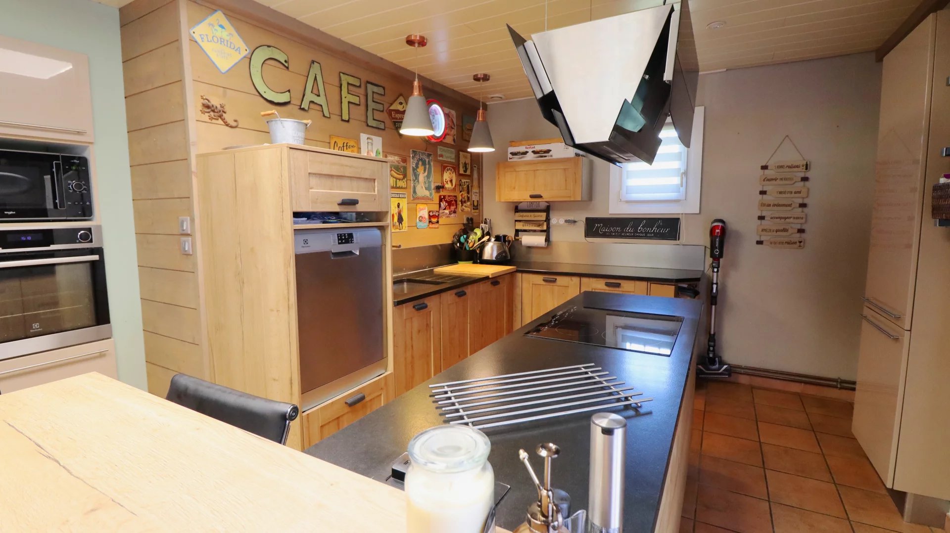 Beautiful 4-bedroom house in calm location!, Poitou-Charentes – France – BVI80260