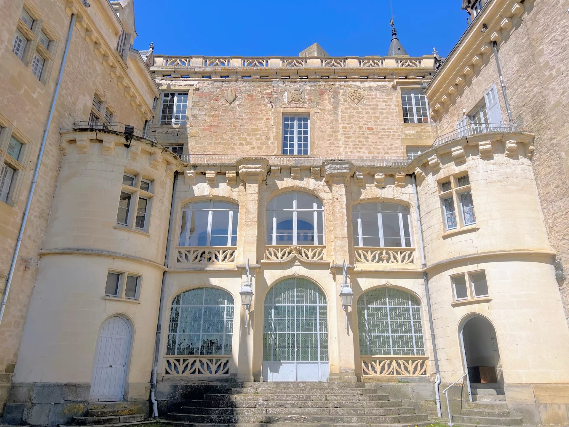 Elegant Chateau Living with Modern Comforts, Midi-Pyrénées – France – BVI75738