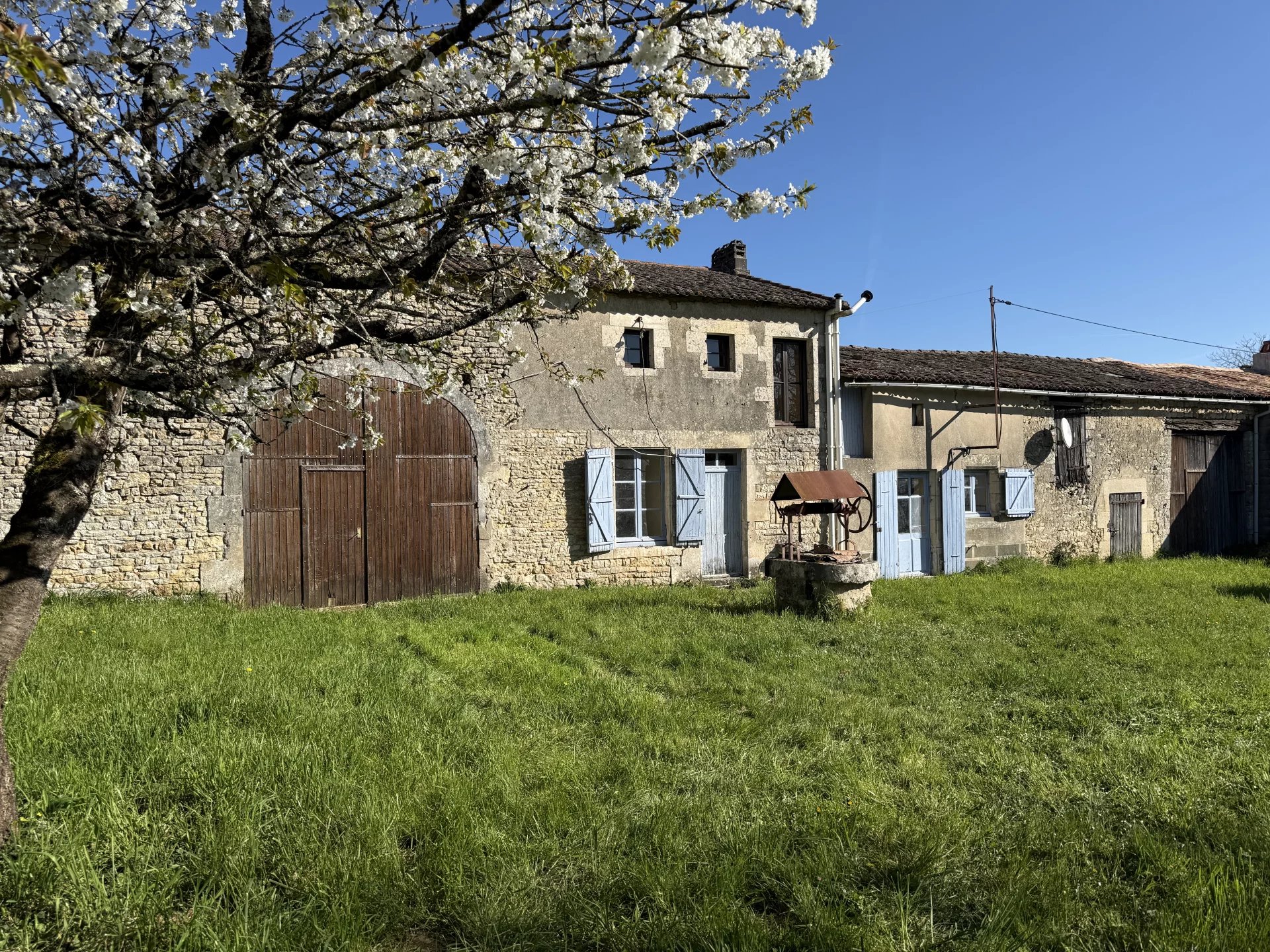 Renovation to finish : Stone property in a beautiful setting, Poitou-Charentes – France – BVI80442