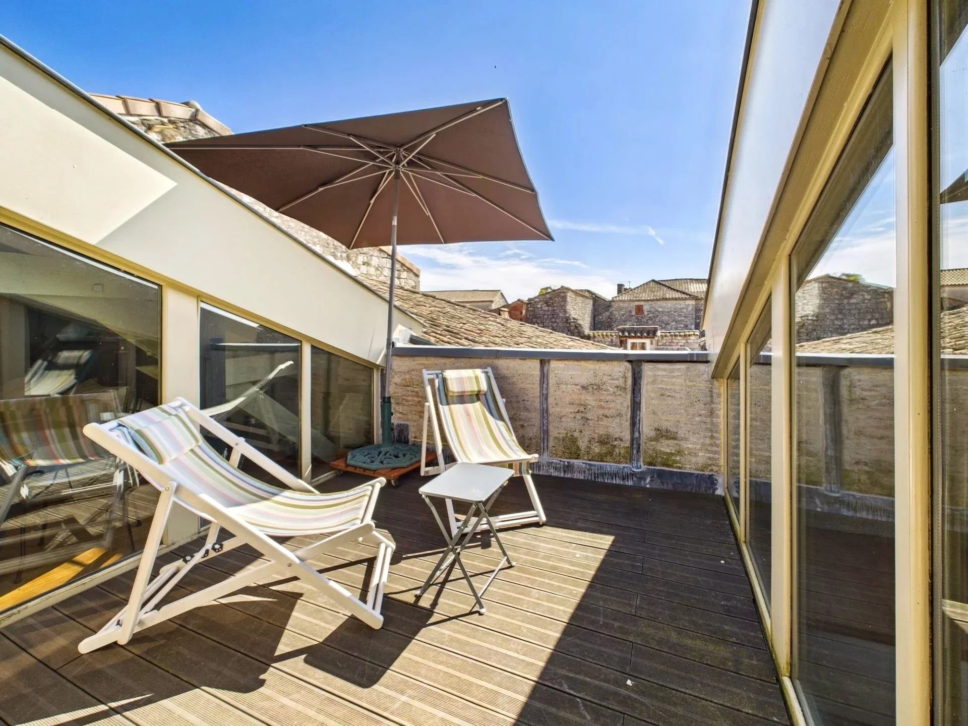 Charming village house in the heart of Monflanquin with roof terrace, Aquitaine – France – BVI65486