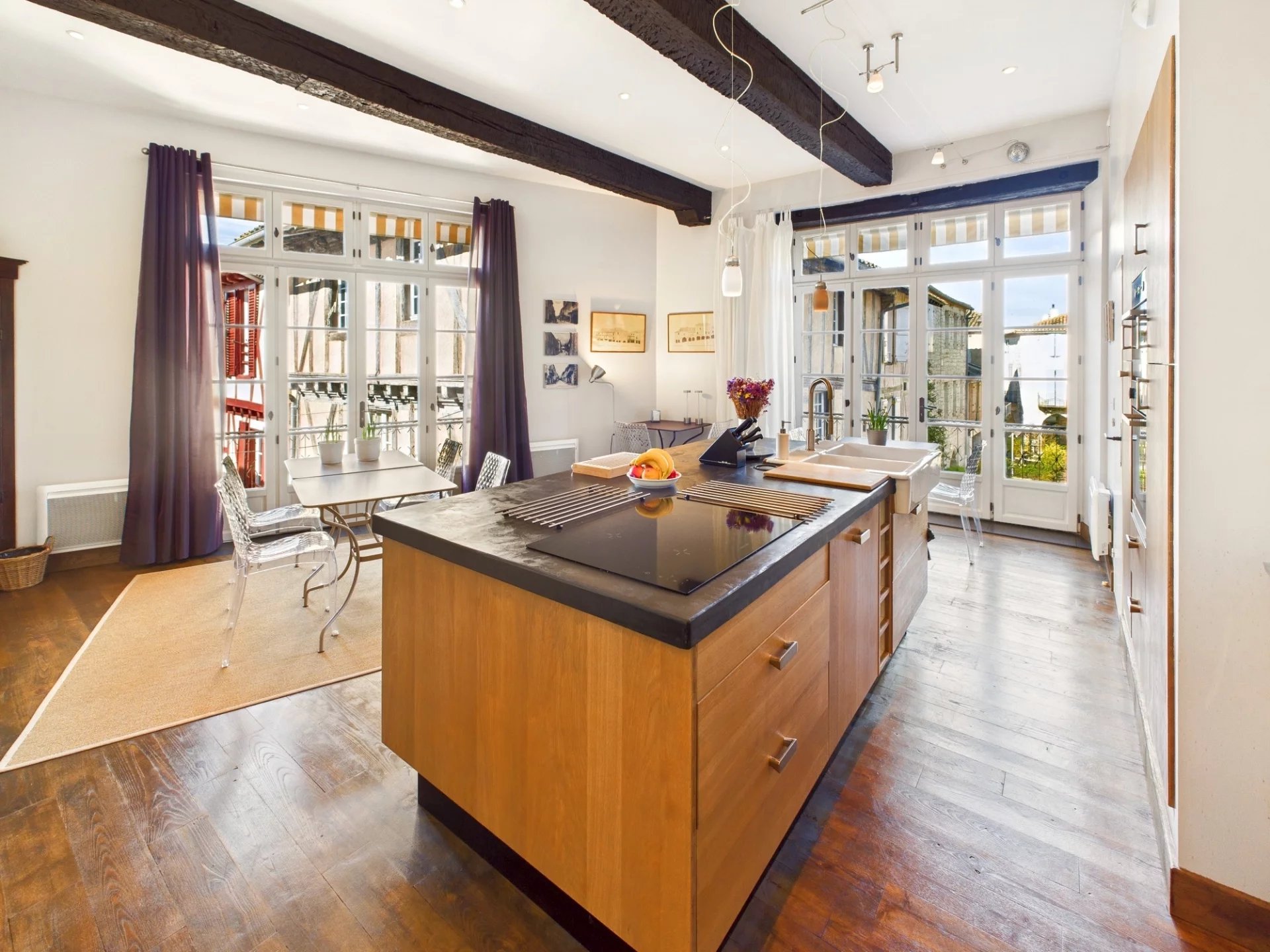 Charming village house in the heart of Monflanquin with roof terrace, Aquitaine – France – BVI65486