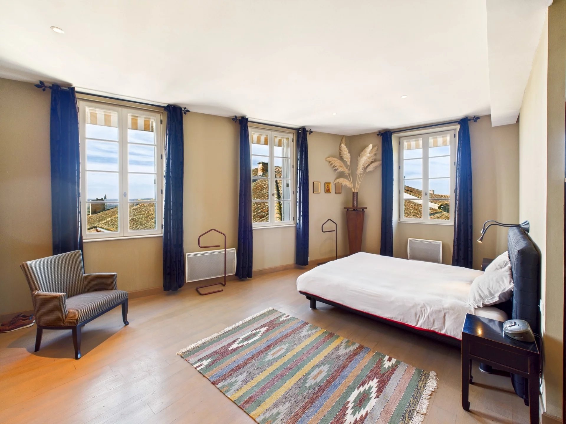 Charming village house in the heart of Monflanquin with roof terrace, Aquitaine – France – BVI65486