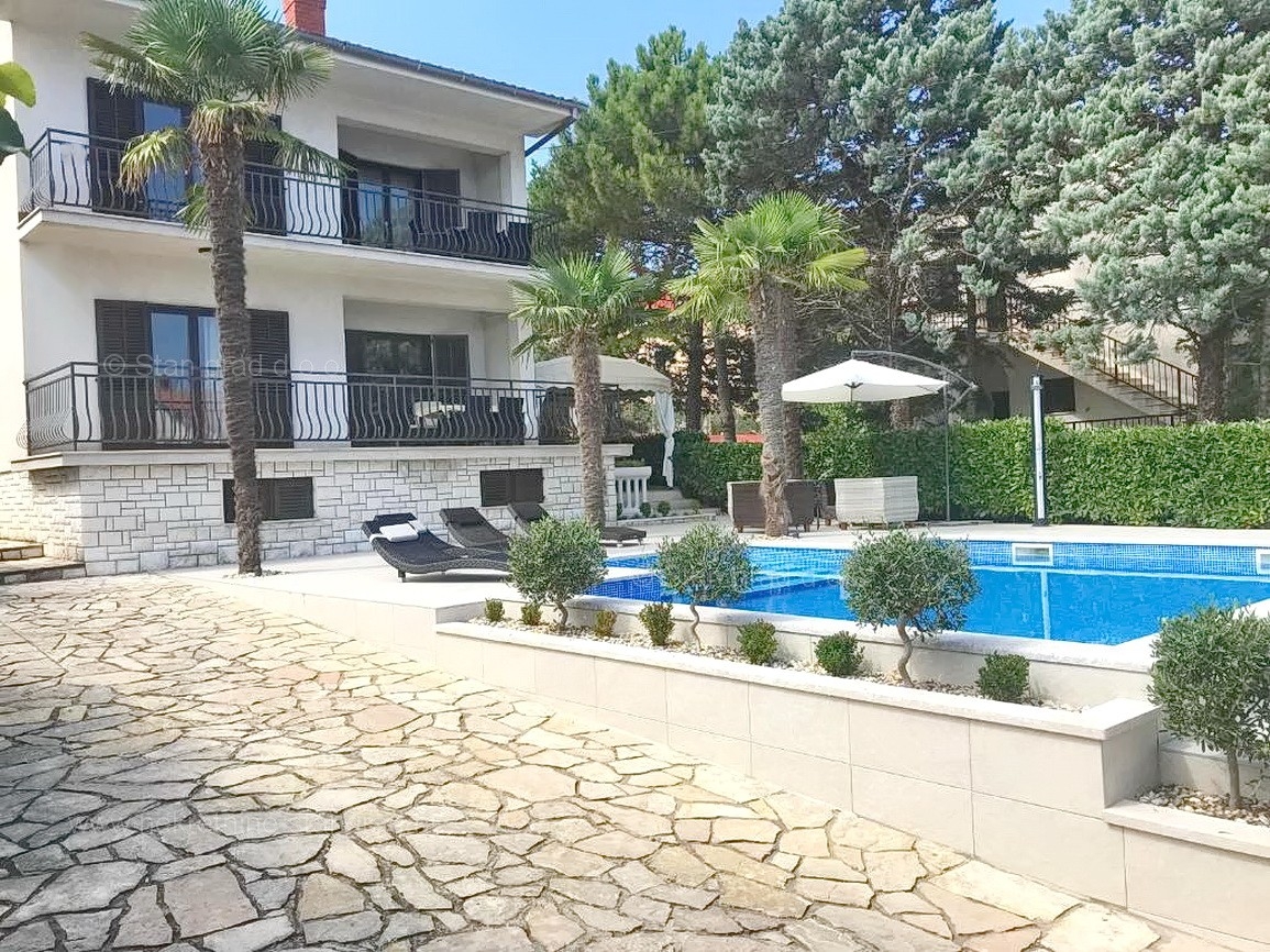 4 bedroom villa in Malinska-Dubašnica, Croatia – 103307